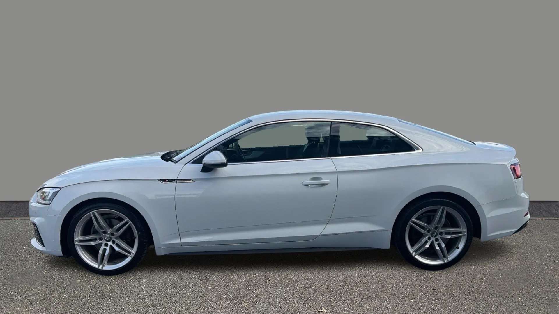 A 2019 AUDI A5 35 TFSI S Line S Tronic A 2019 AUDI A5 35 TFSI S Line S Tronic