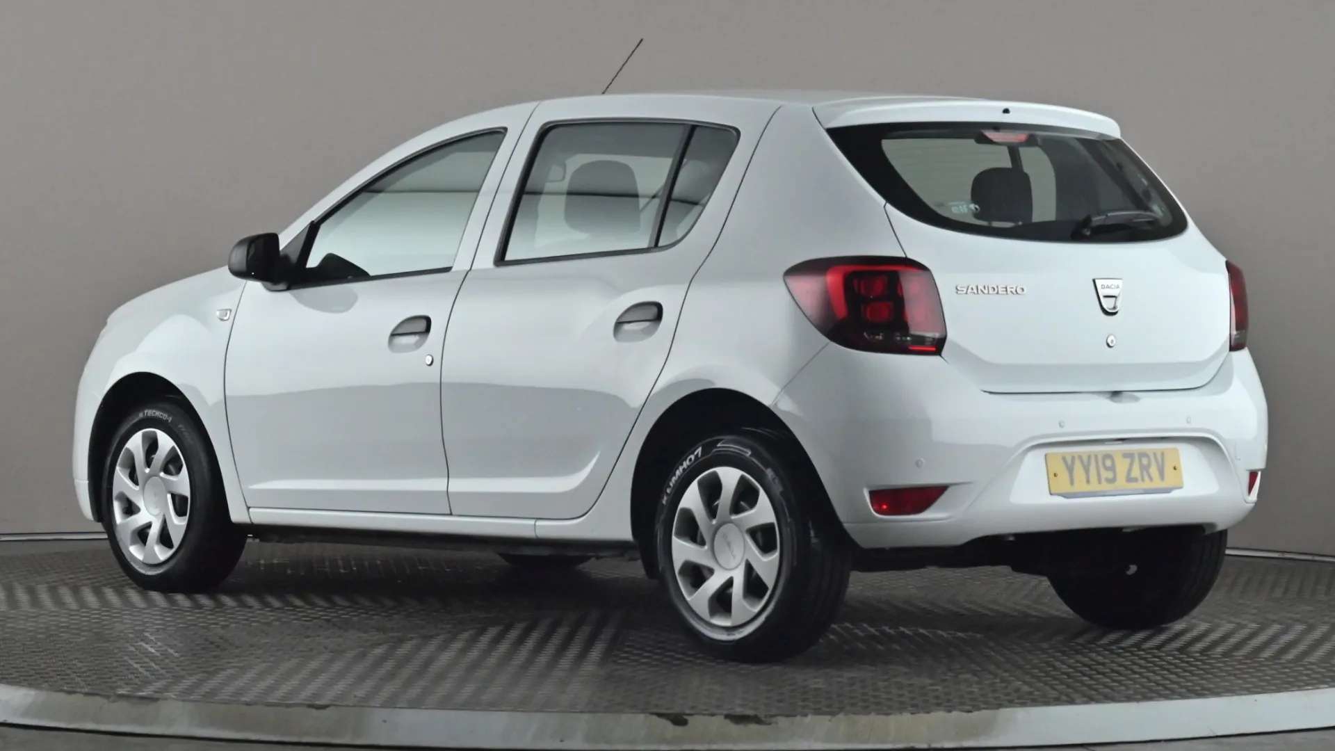 A 2019 DACIA SANDERO 1.0 SCe Essential A 2019 DACIA SANDERO 1.0 SCe Essential