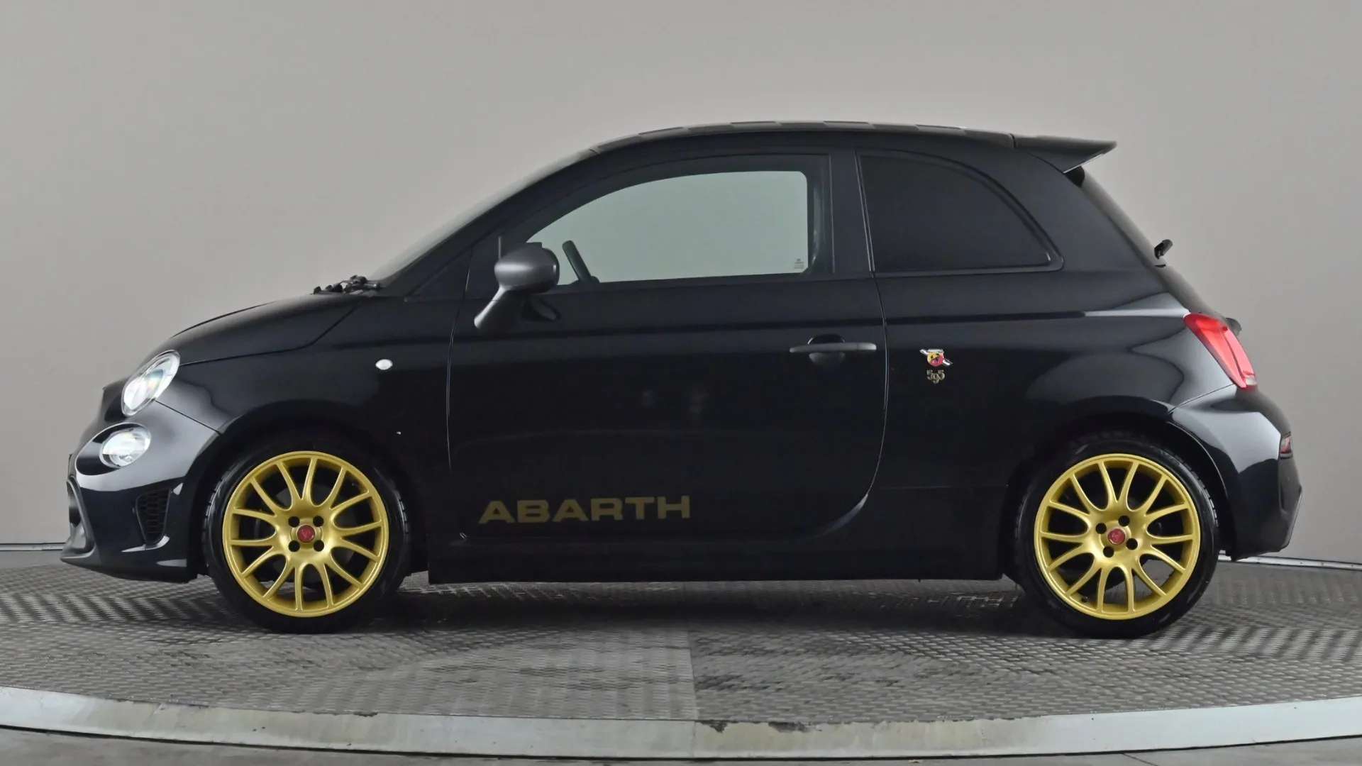 A 2021 ABARTH 595 1.4 T-Jet 165 Scorpioneoro A 2021 ABARTH 595 1.4 T-Jet 165 Scorpioneoro