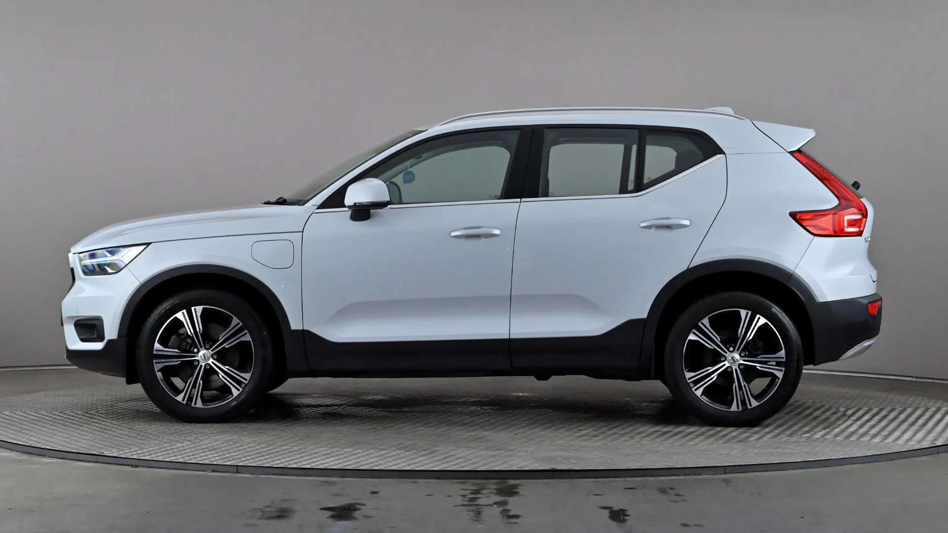 A 2021 VOLVO XC40 1.5 T5 Recharge PHEV Inscription Auto A 2021 VOLVO XC40 1.5 T5 Recharge PHEV Inscription Auto