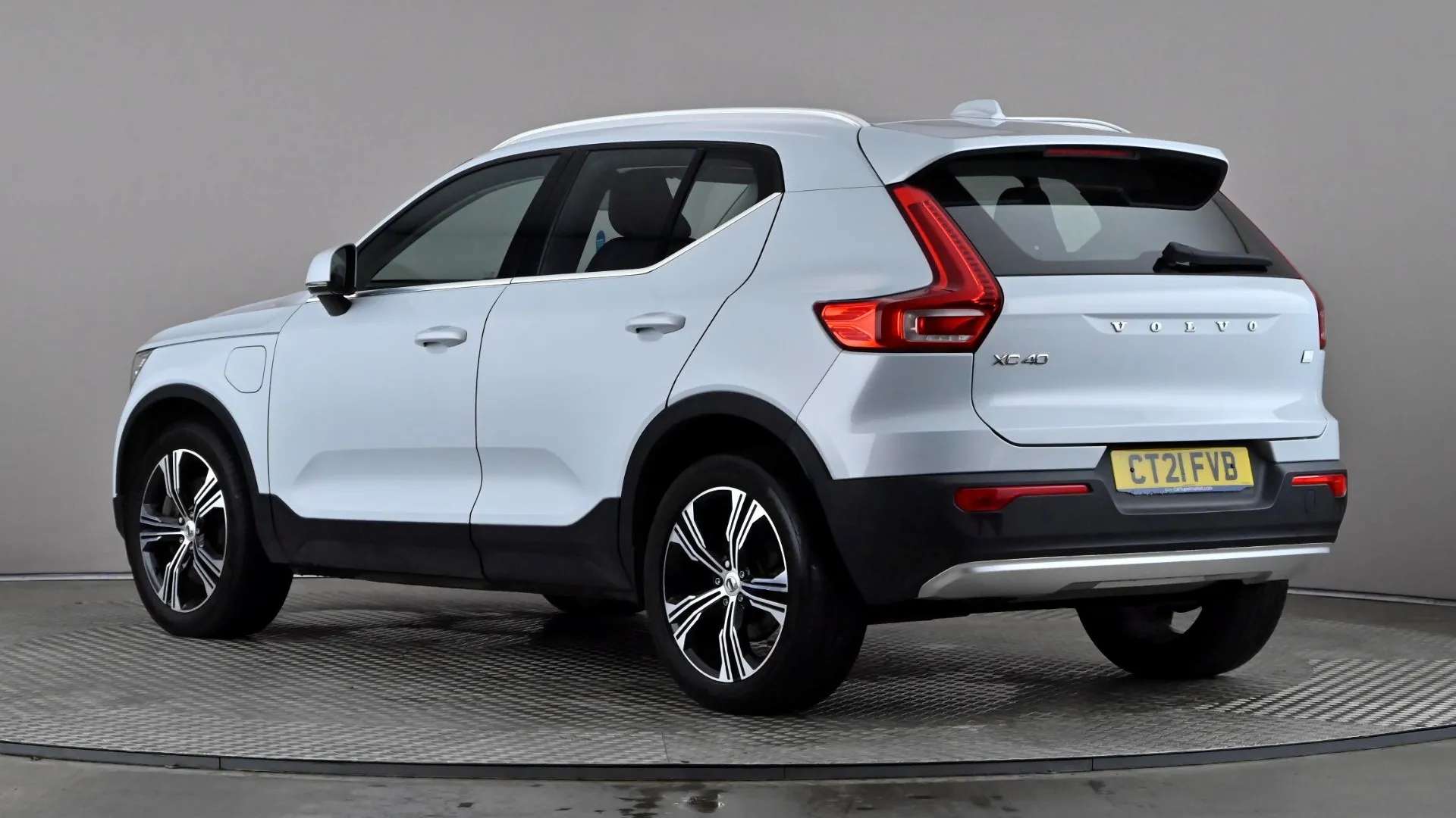 A 2021 VOLVO XC40 1.5 T5 Recharge PHEV Inscription Auto A 2021 VOLVO XC40 1.5 T5 Recharge PHEV Inscription Auto
