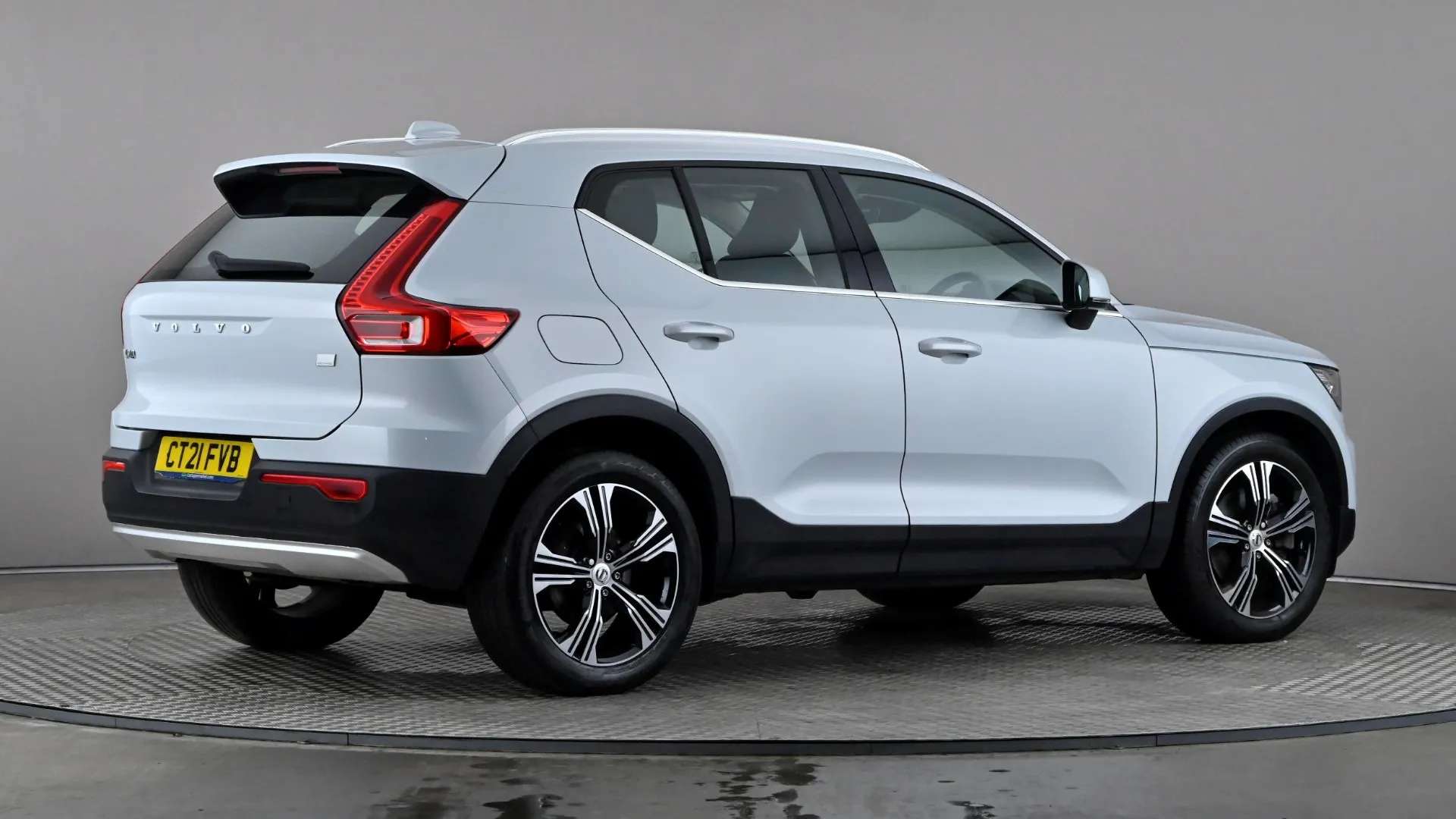 2021 VOLVO XC40 2021 VOLVO XC40