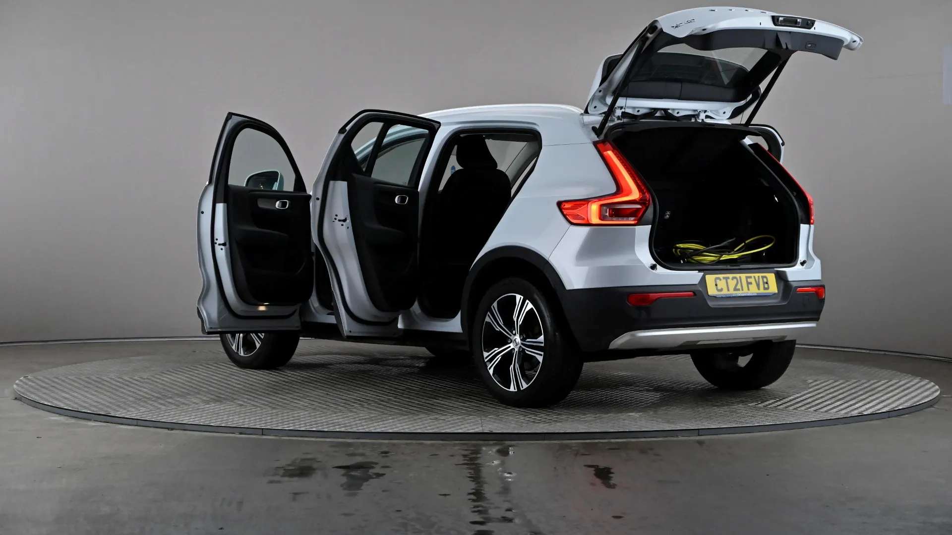 2021 VOLVO XC40 2021 VOLVO XC40