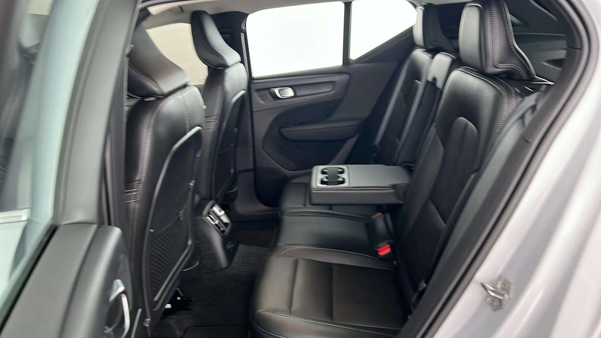2021 VOLVO XC40 2021 VOLVO XC40