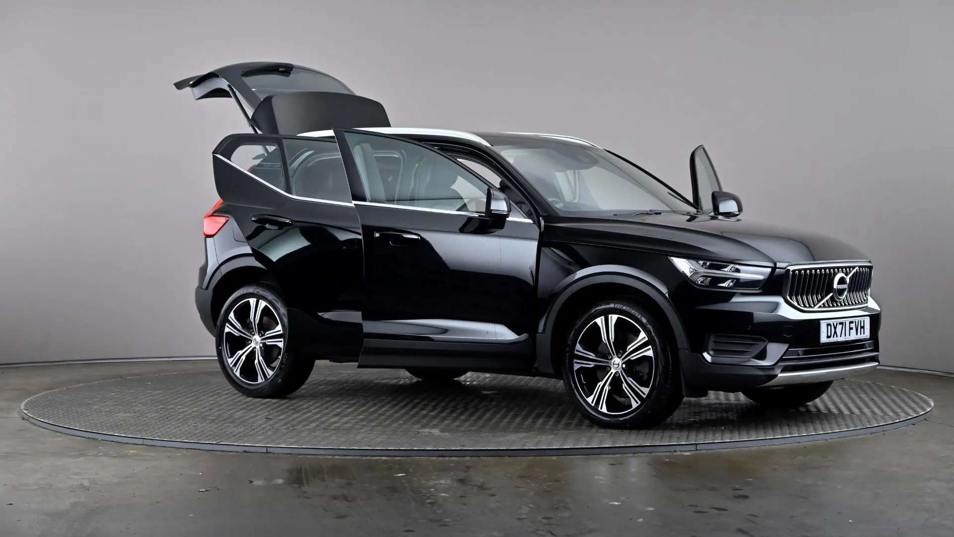 2021 VOLVO XC40 2021 VOLVO XC40