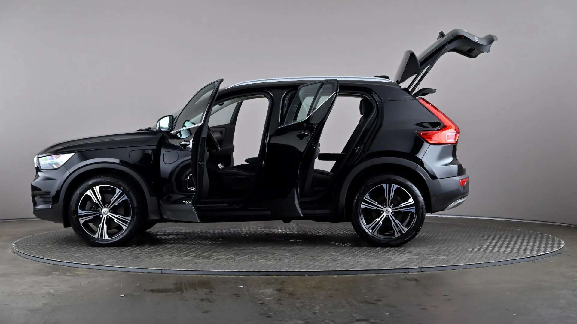 2021 VOLVO XC40 2021 VOLVO XC40