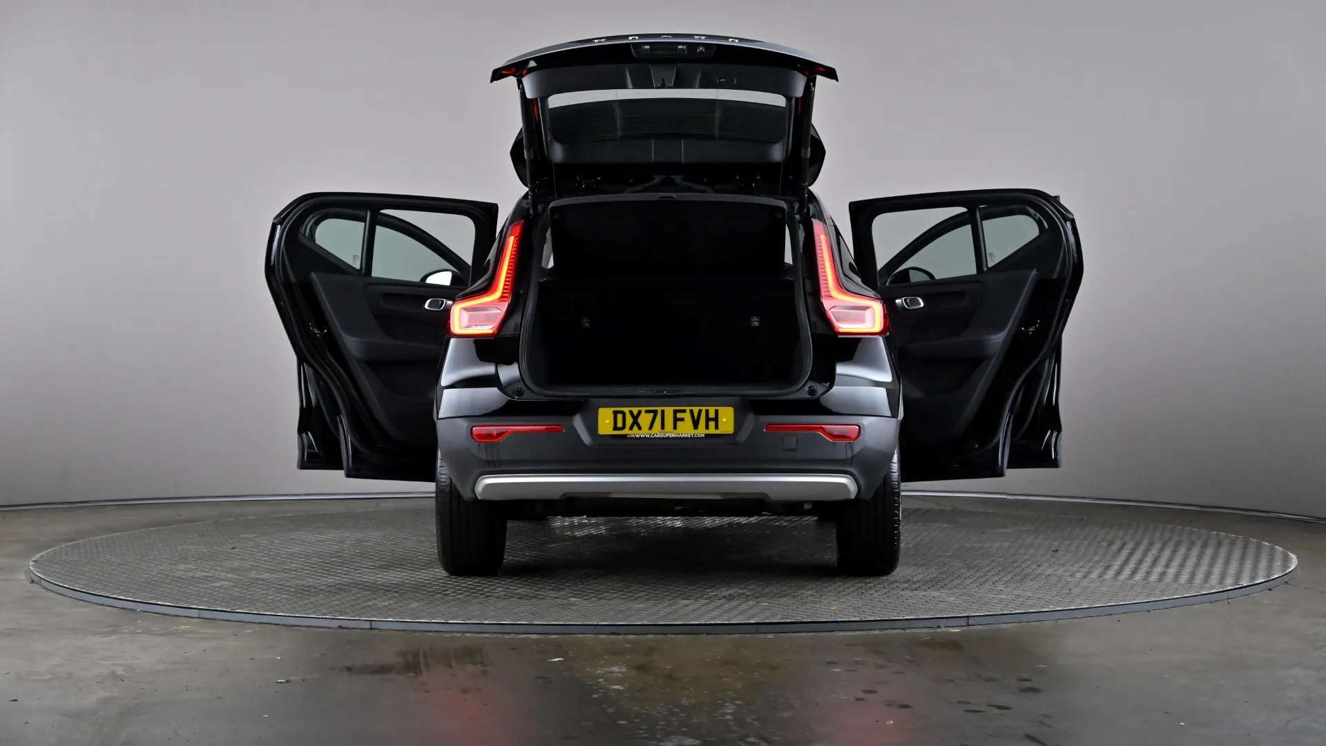 2021 VOLVO XC40 2021 VOLVO XC40