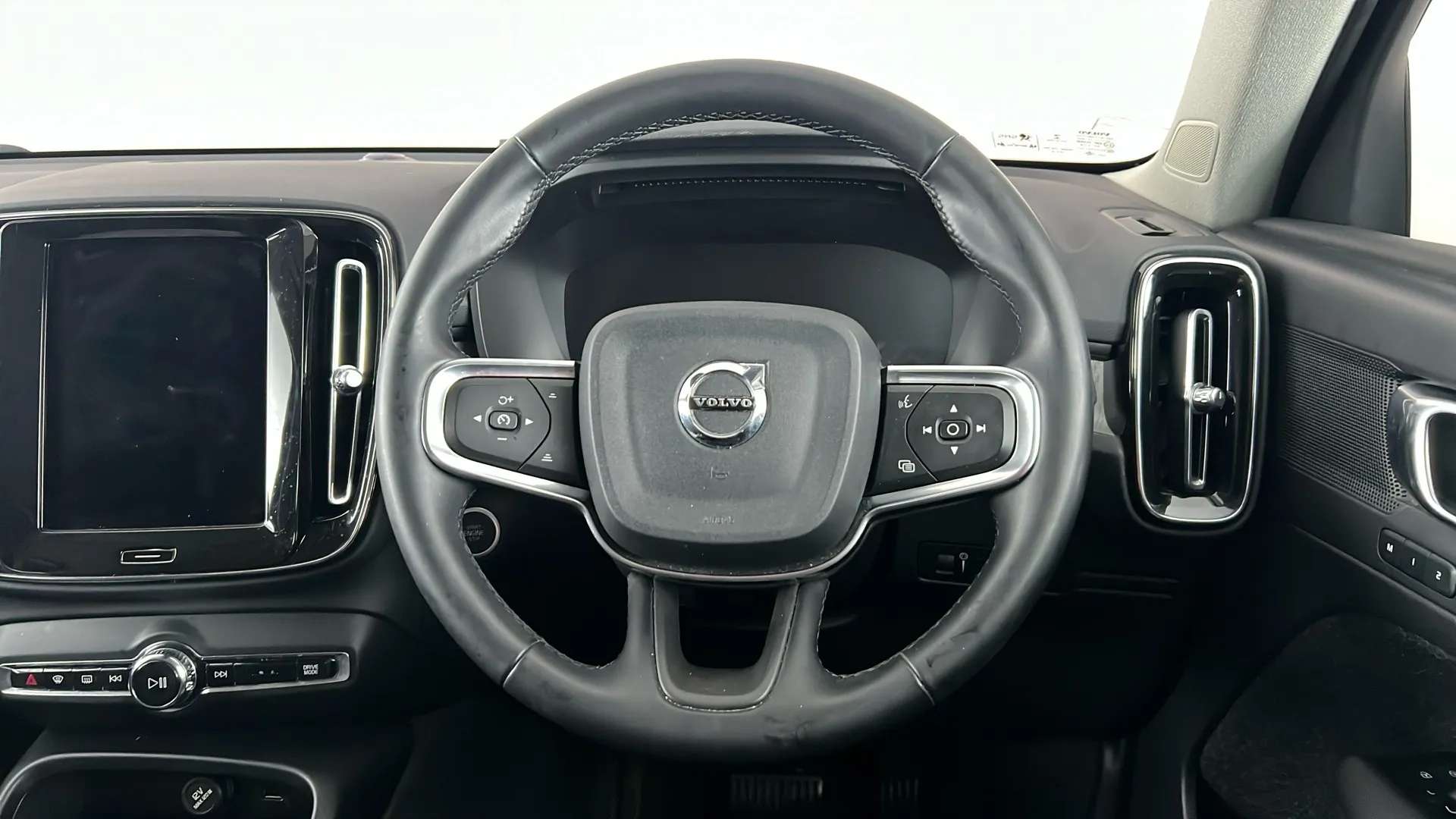 2021 VOLVO XC40 2021 VOLVO XC40