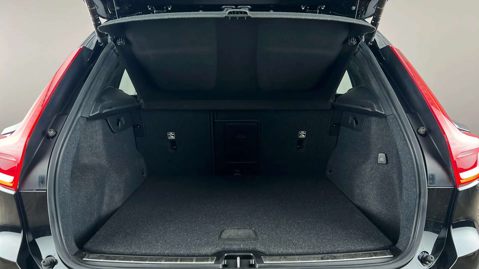 2021 VOLVO XC40 2021 VOLVO XC40