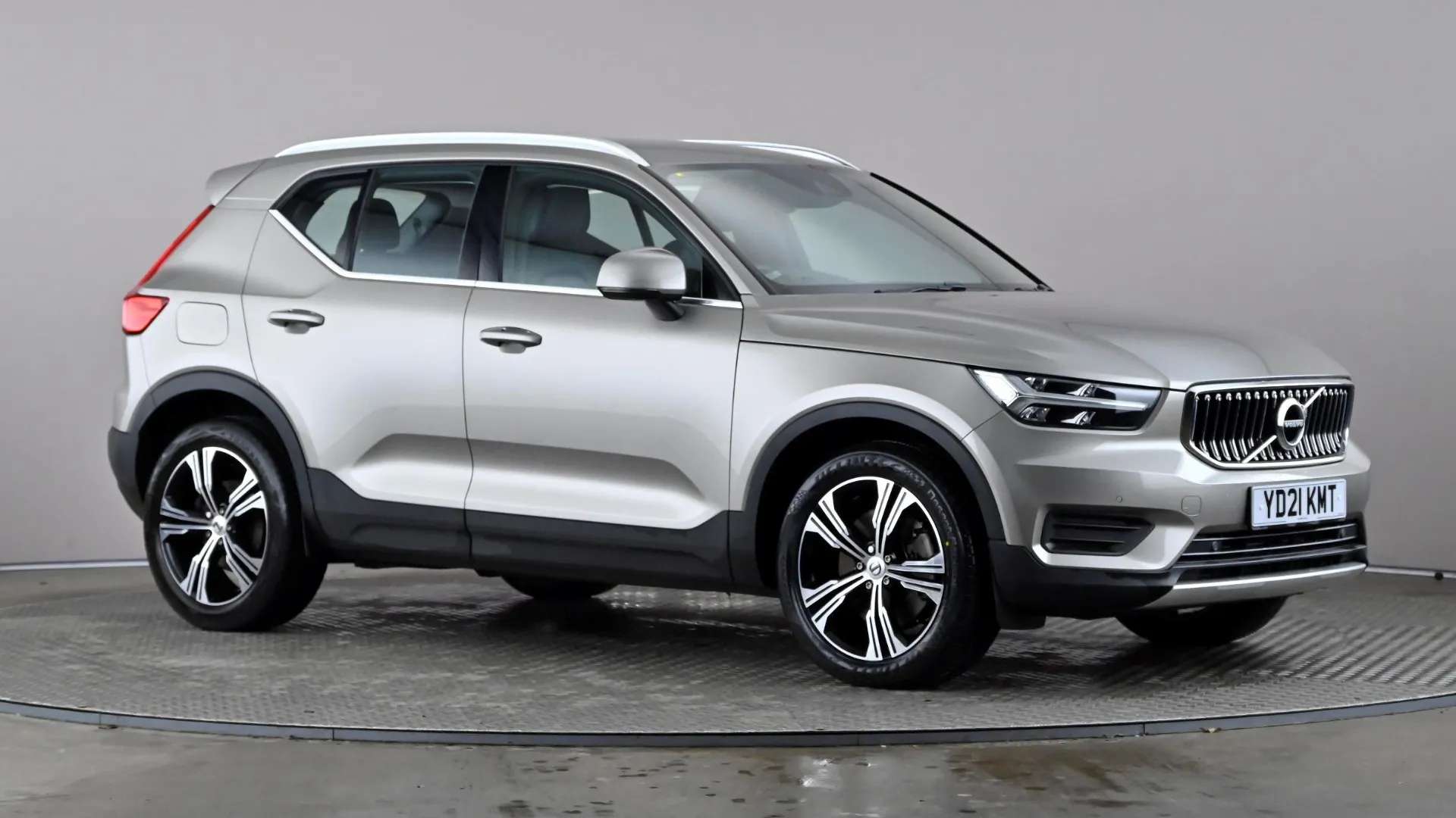 A 2021 VOLVO XC40 1.5 T5 Recharge PHEV Inscription Auto A 2021 VOLVO XC40 1.5 T5 Recharge PHEV Inscription Auto