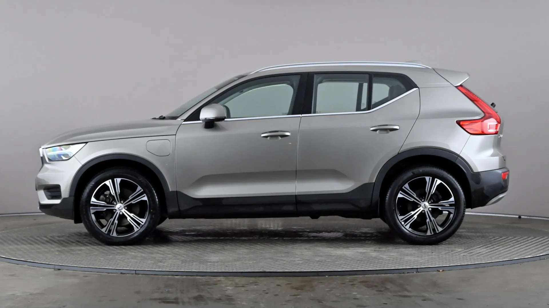 A 2021 VOLVO XC40 1.5 T5 Recharge PHEV Inscription Auto A 2021 VOLVO XC40 1.5 T5 Recharge PHEV Inscription Auto