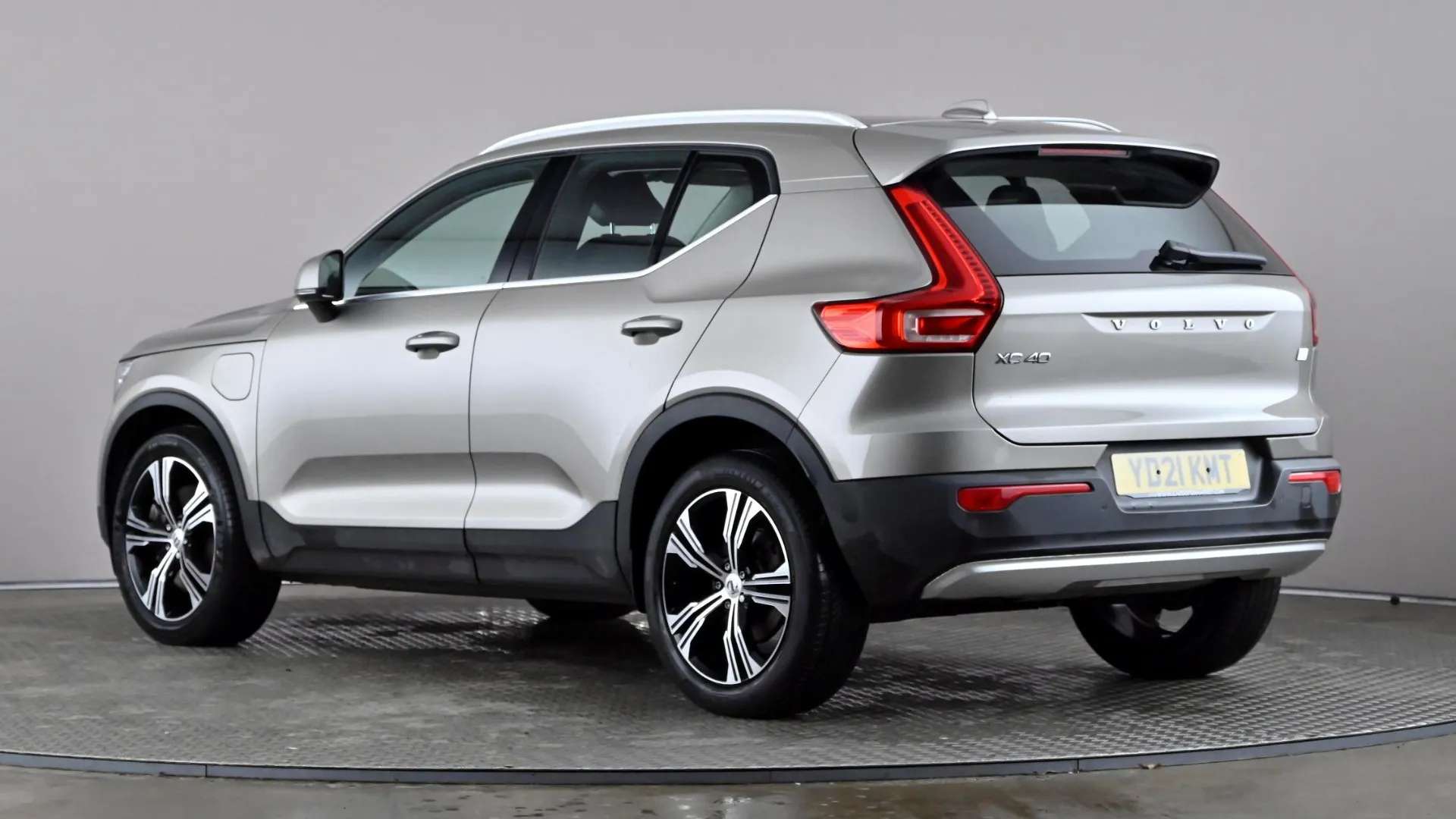 A 2021 VOLVO XC40 1.5 T5 Recharge PHEV Inscription Auto A 2021 VOLVO XC40 1.5 T5 Recharge PHEV Inscription Auto