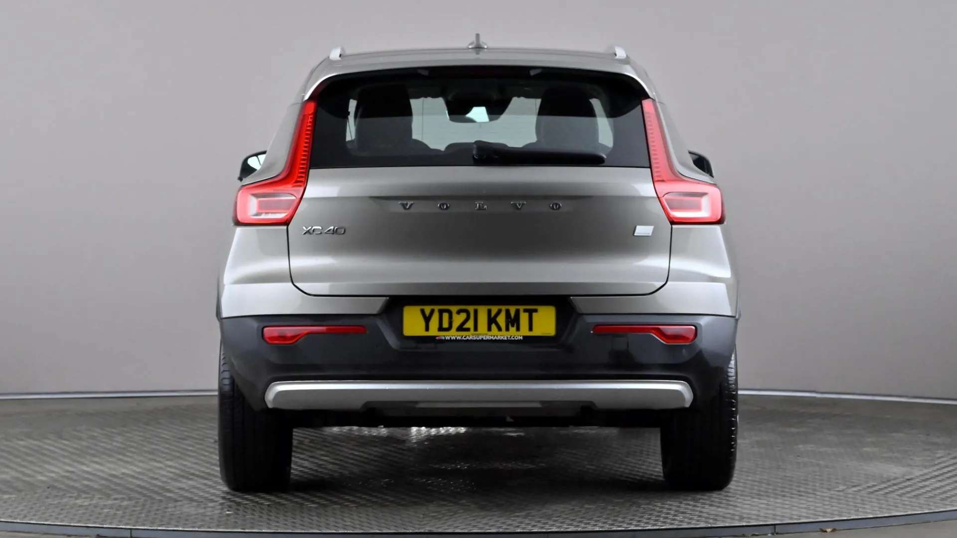 2021 VOLVO XC40 2021 VOLVO XC40