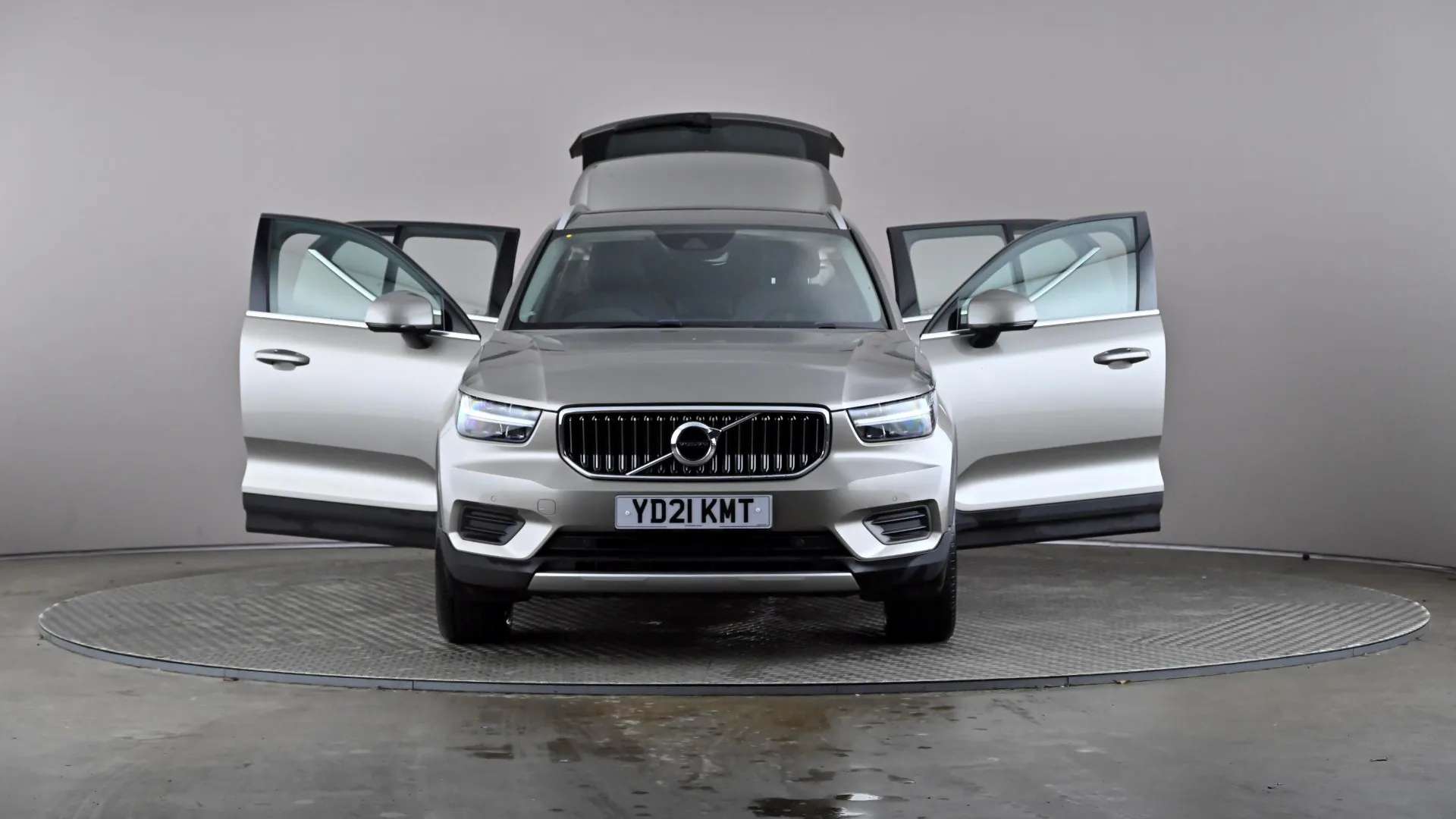 2021 VOLVO XC40 2021 VOLVO XC40