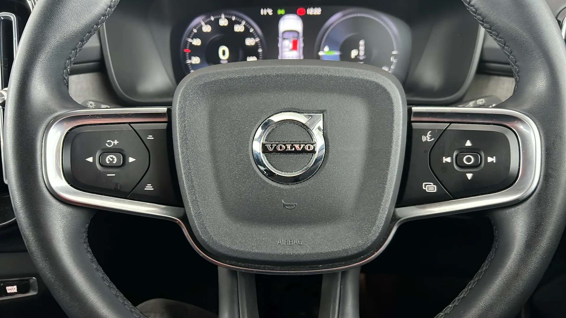 2021 VOLVO XC40 2021 VOLVO XC40