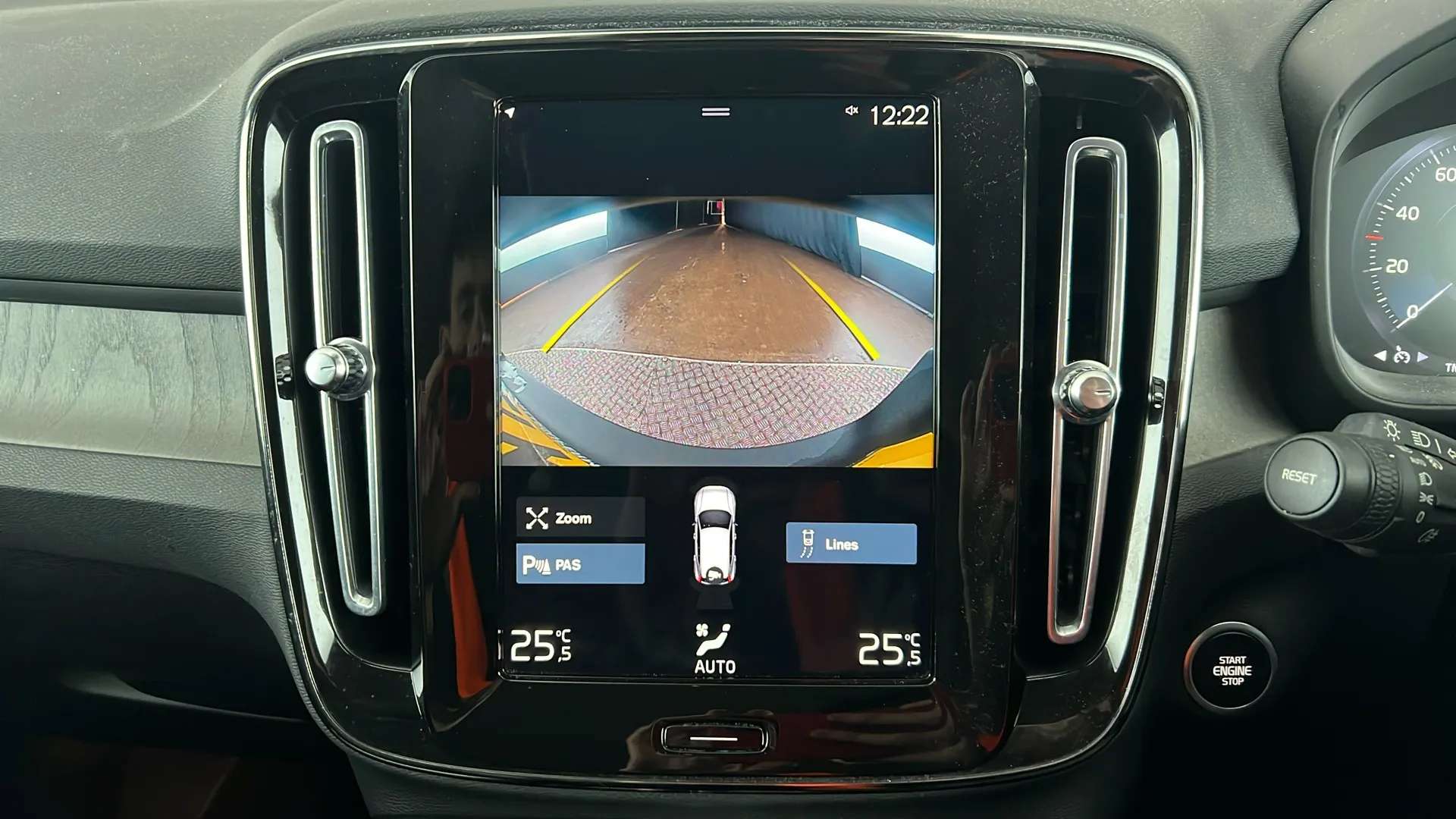 2021 VOLVO XC40 2021 VOLVO XC40