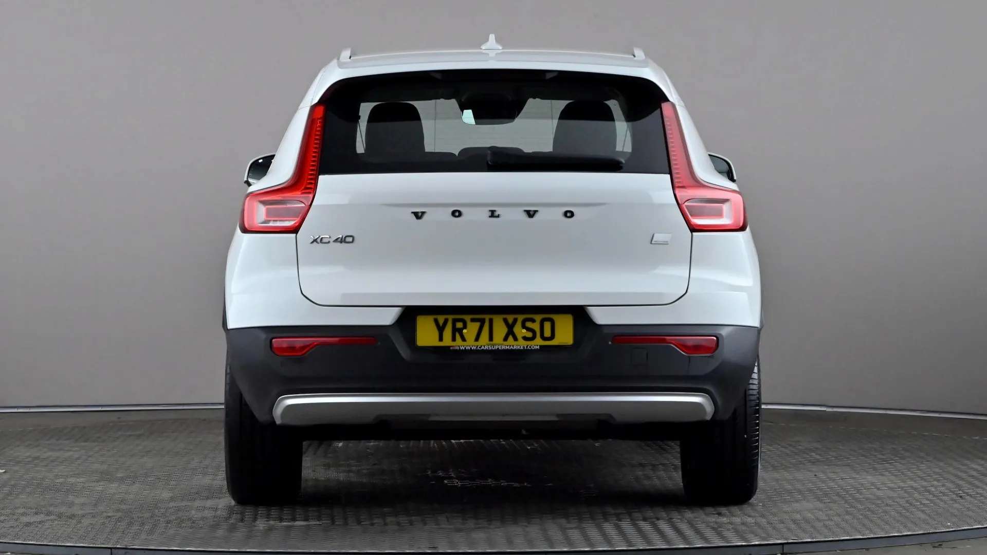 2021 VOLVO XC40 2021 VOLVO XC40