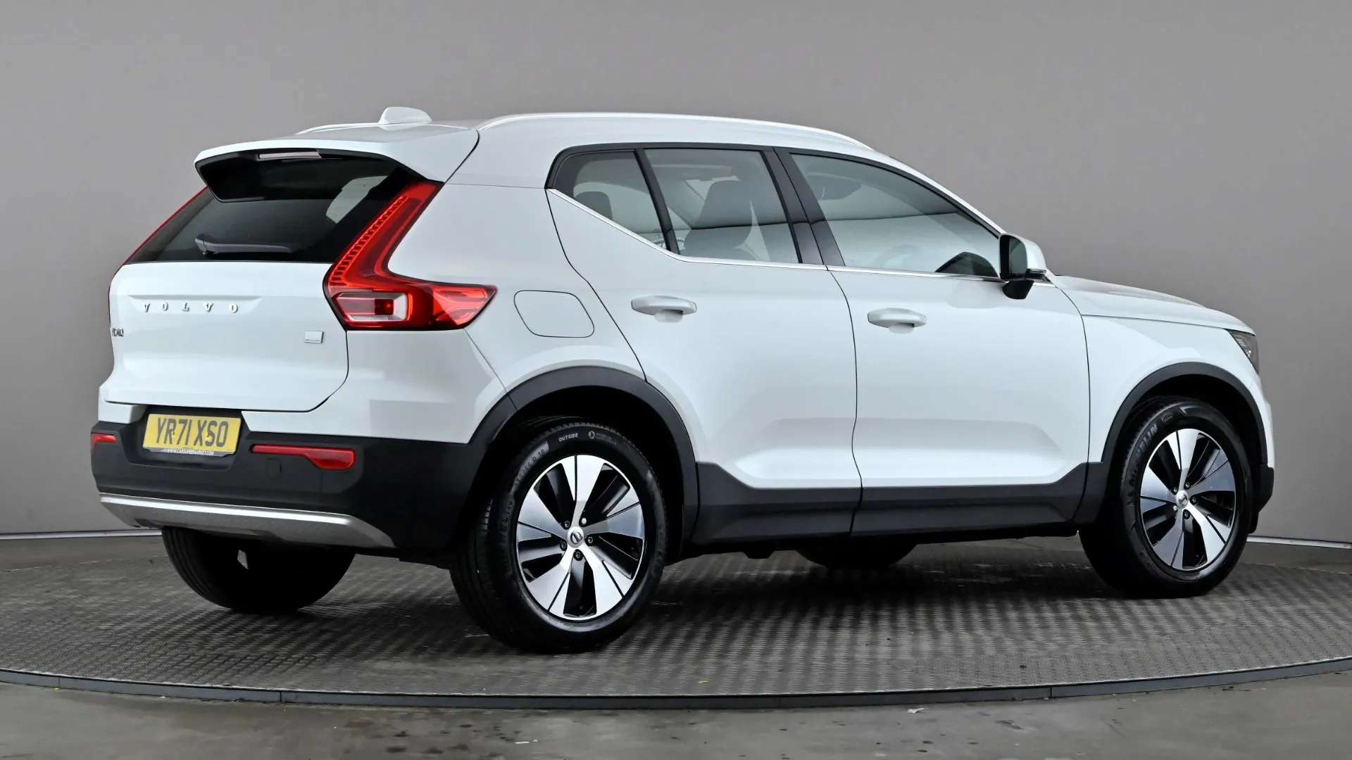 2021 VOLVO XC40 2021 VOLVO XC40