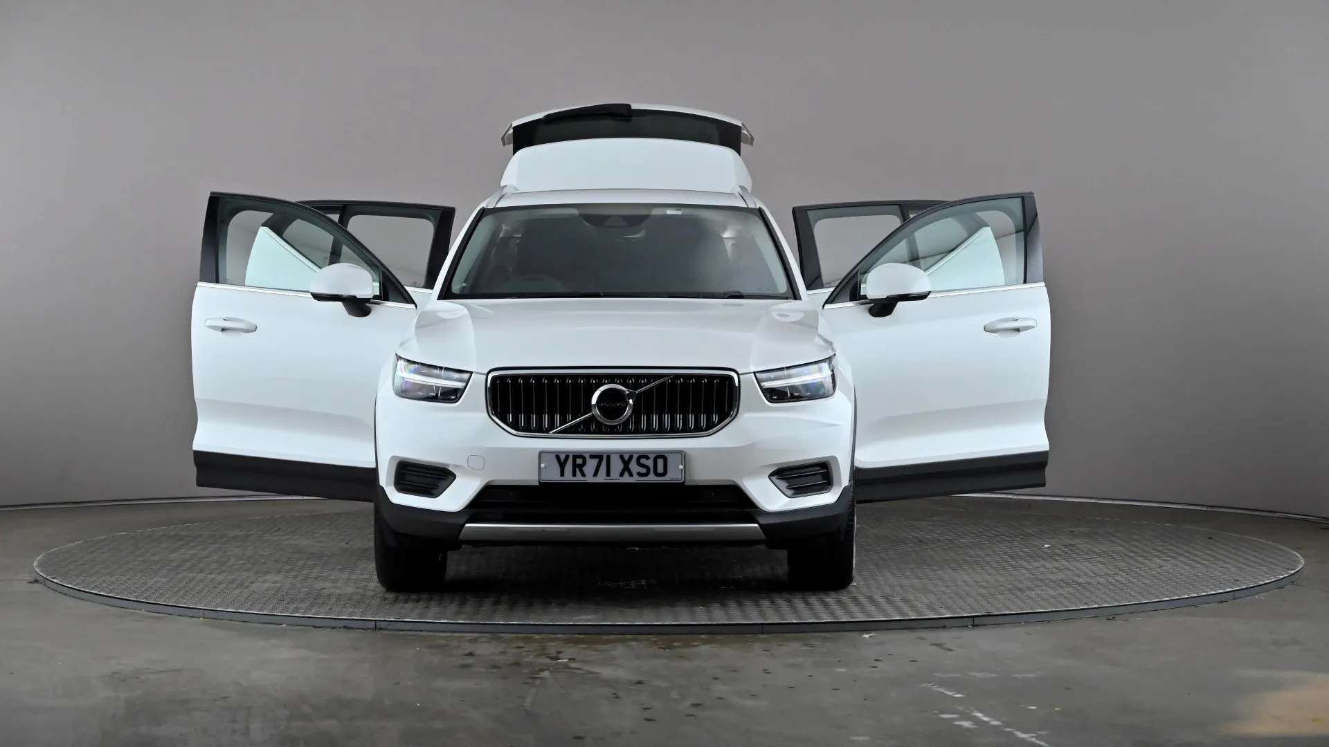 2021 VOLVO XC40 2021 VOLVO XC40