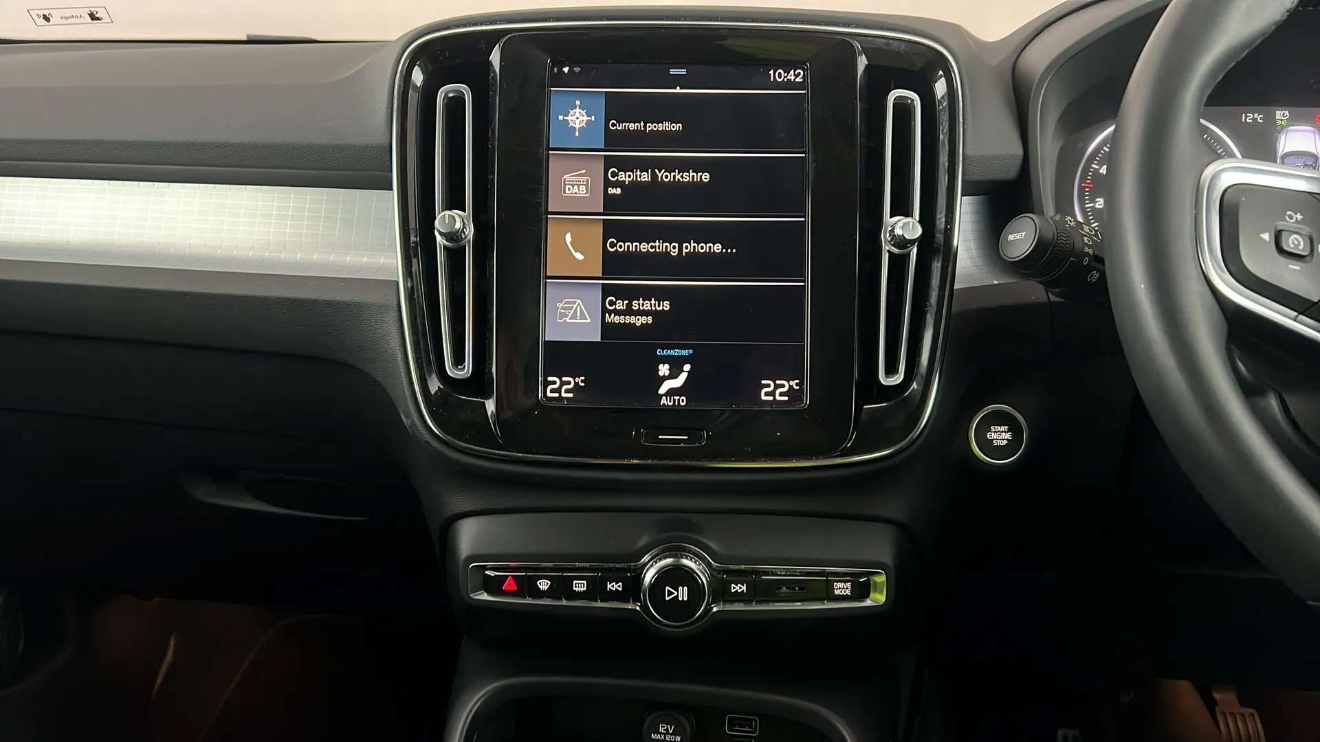 2021 VOLVO XC40 2021 VOLVO XC40