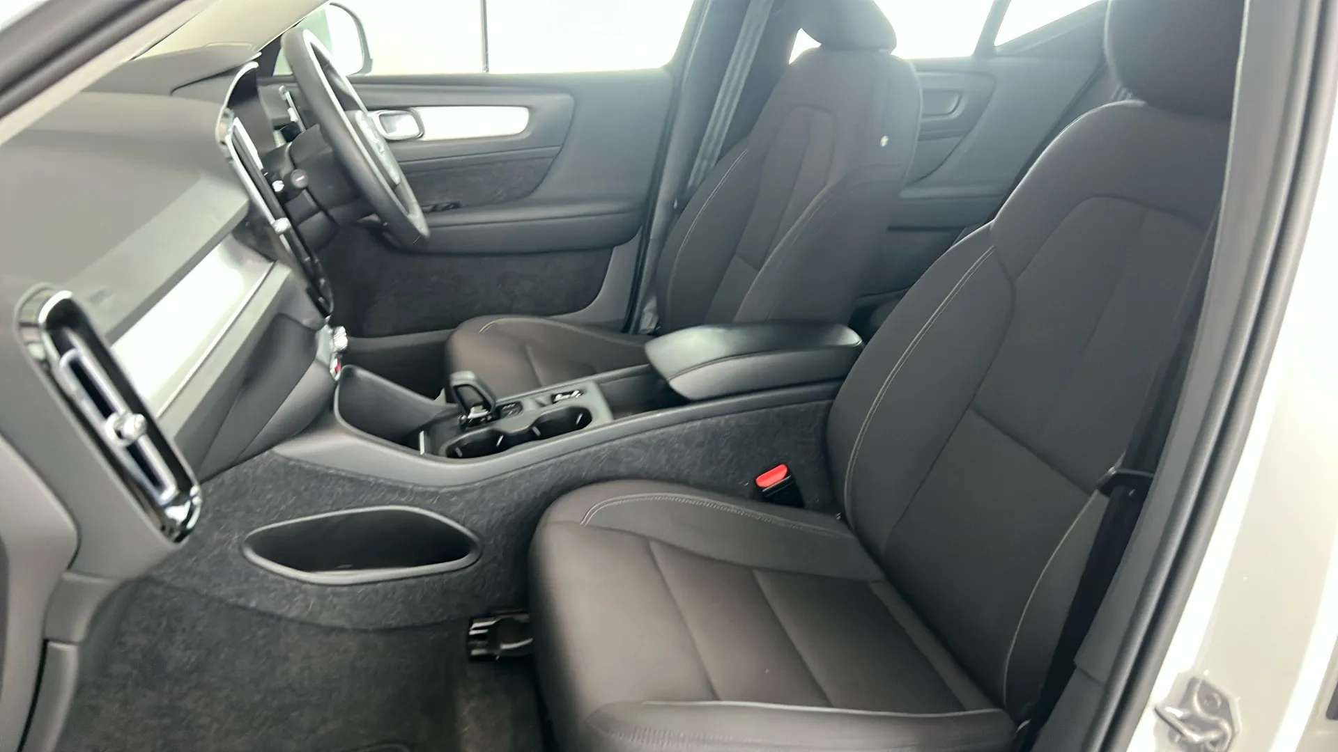 2021 VOLVO XC40 2021 VOLVO XC40