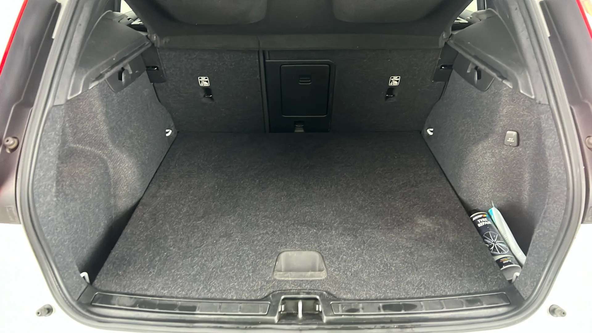 2021 VOLVO XC40 2021 VOLVO XC40