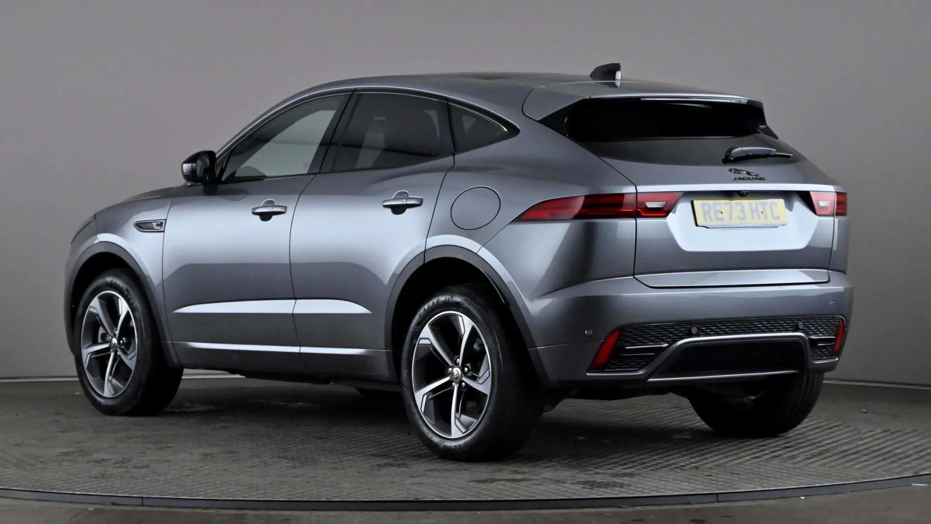 A 2023 JAGUAR E-PACE 1.5 P300e R-Dynamic SE Black Auto A 2023 JAGUAR E-PACE 1.5 P300e R-Dynamic SE Black Auto