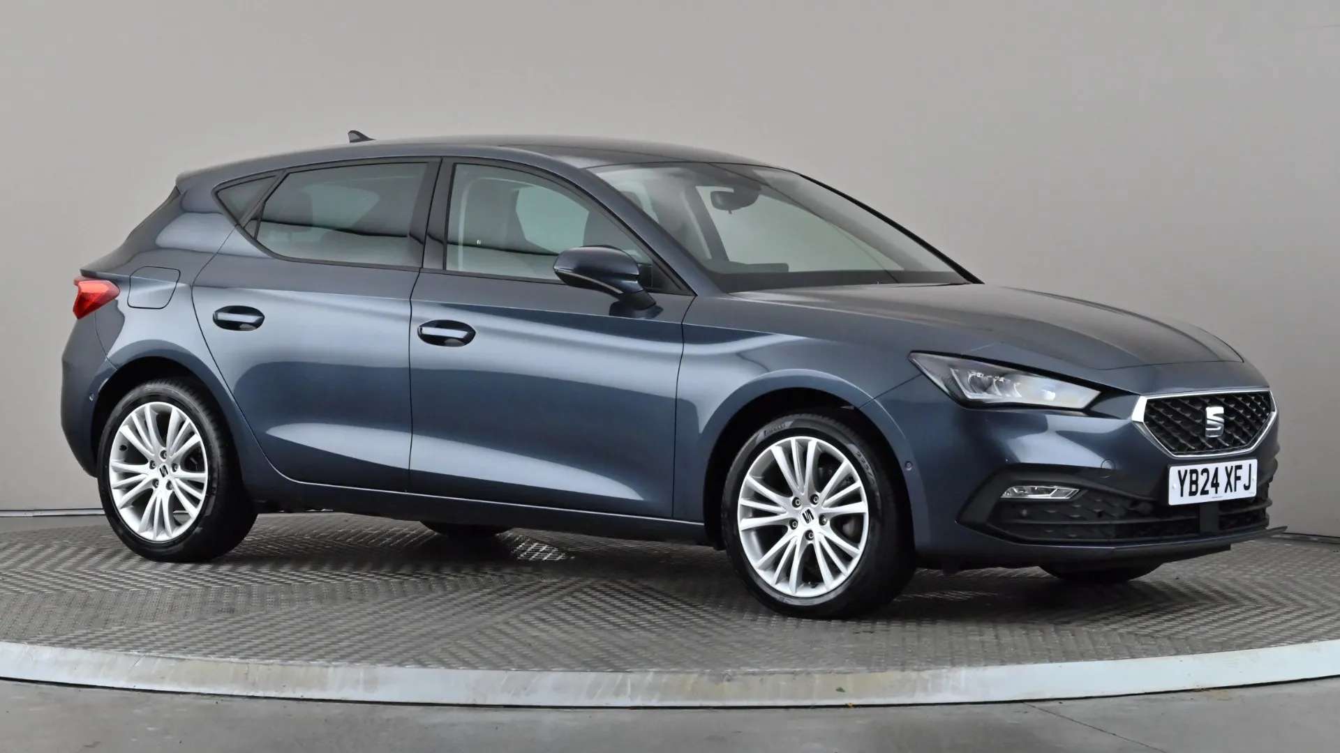 A 2024 SEAT LEON 1.0 eTSI SE Dynamic DSG A 2024 SEAT LEON 1.0 eTSI SE Dynamic DSG