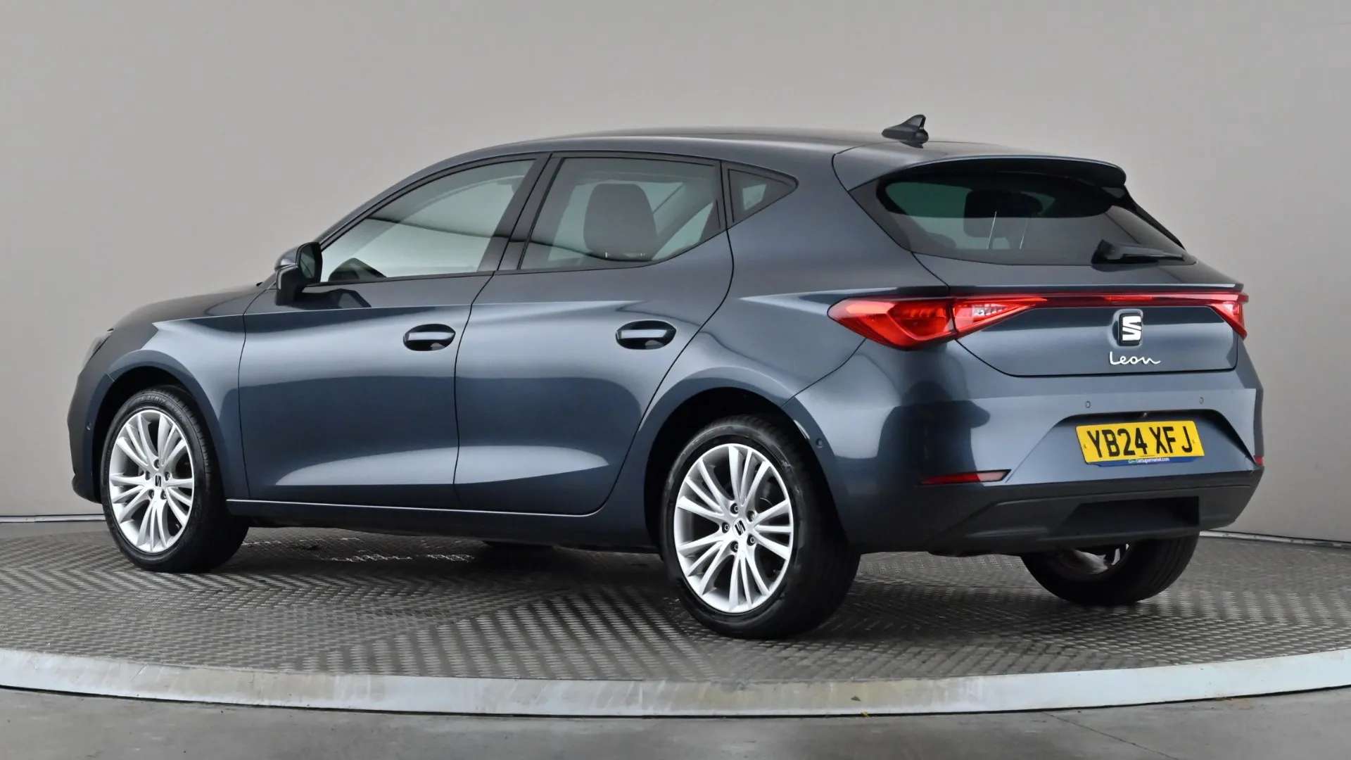 A 2024 SEAT LEON 1.0 eTSI SE Dynamic DSG A 2024 SEAT LEON 1.0 eTSI SE Dynamic DSG