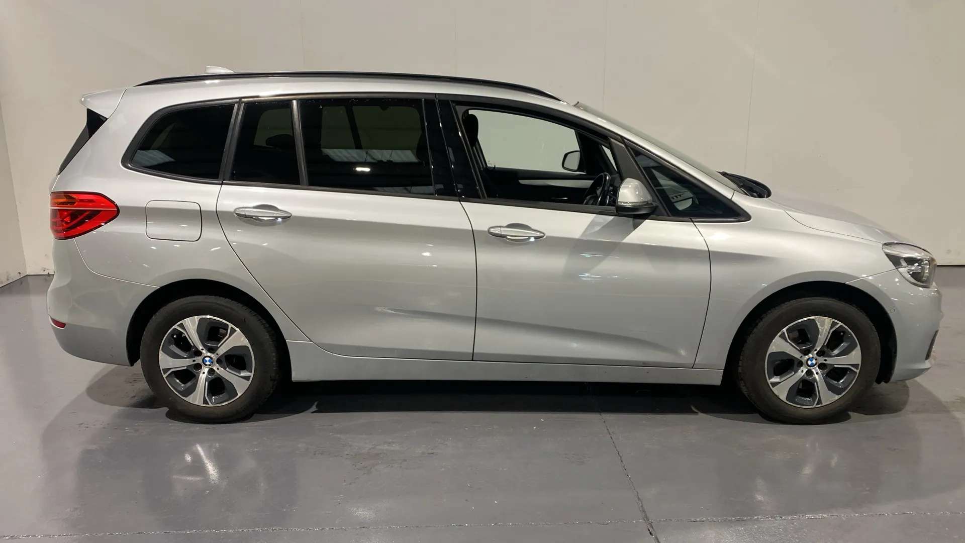 A 2017 BMW 2 SERIES 218d SE Step Auto A 2017 BMW 2 SERIES 218d SE Step Auto