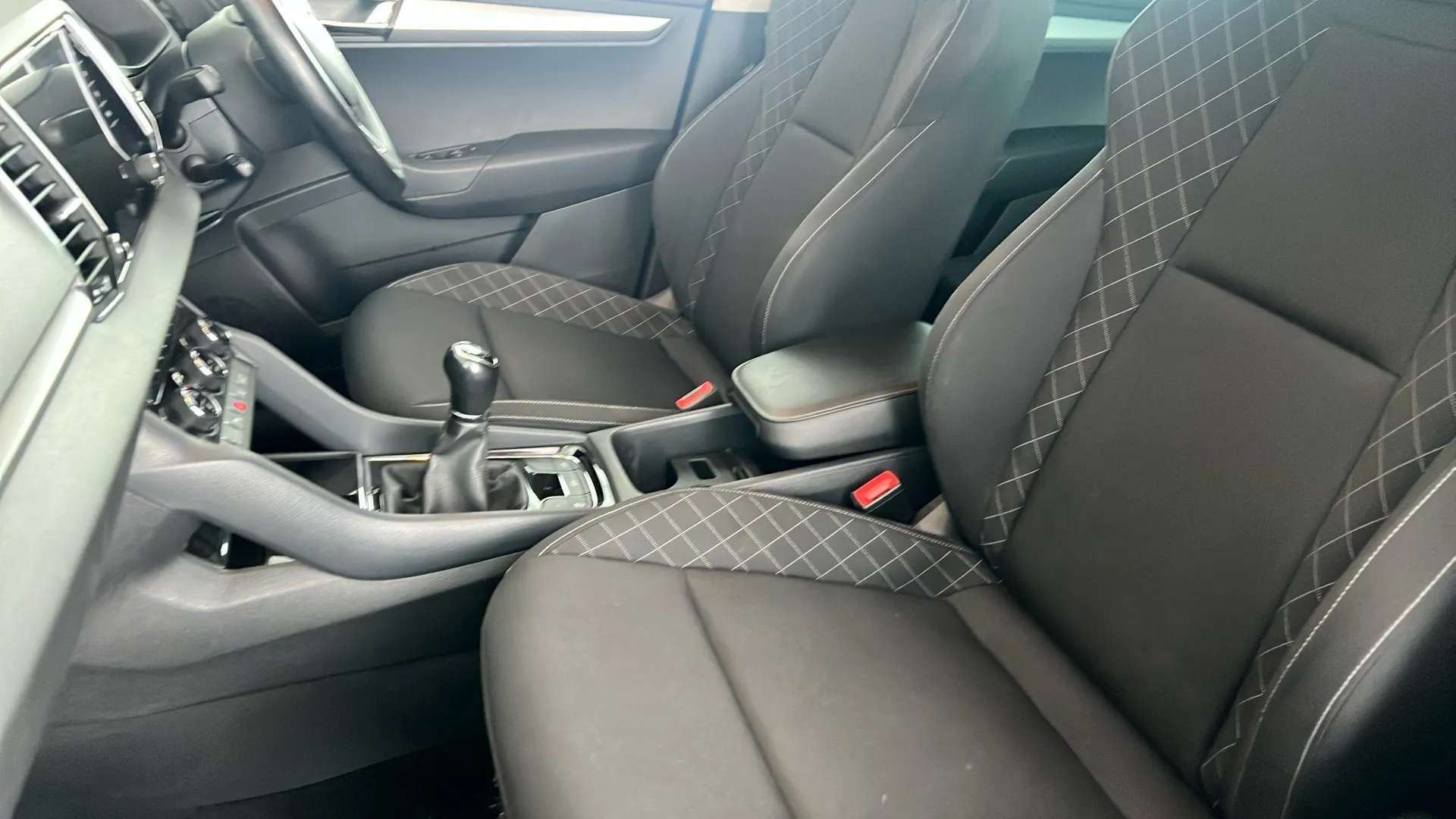 2020 SKODA KAROQ 2020 SKODA KAROQ
