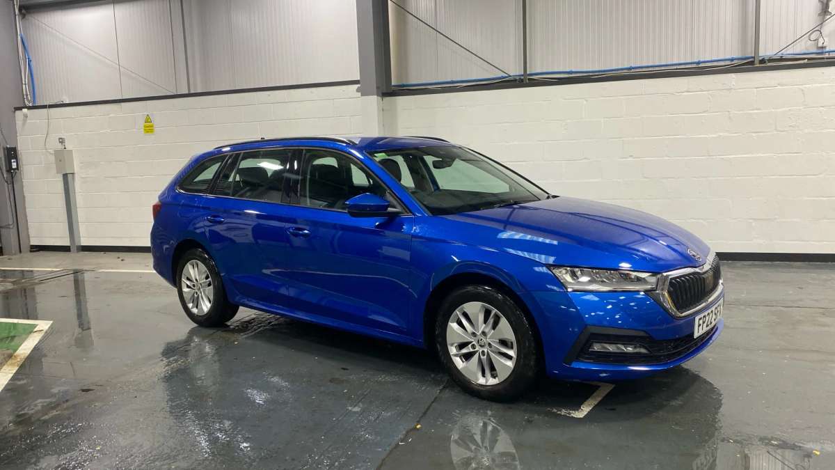 Check out this Skoda Octavia 2022 Petrol Manual