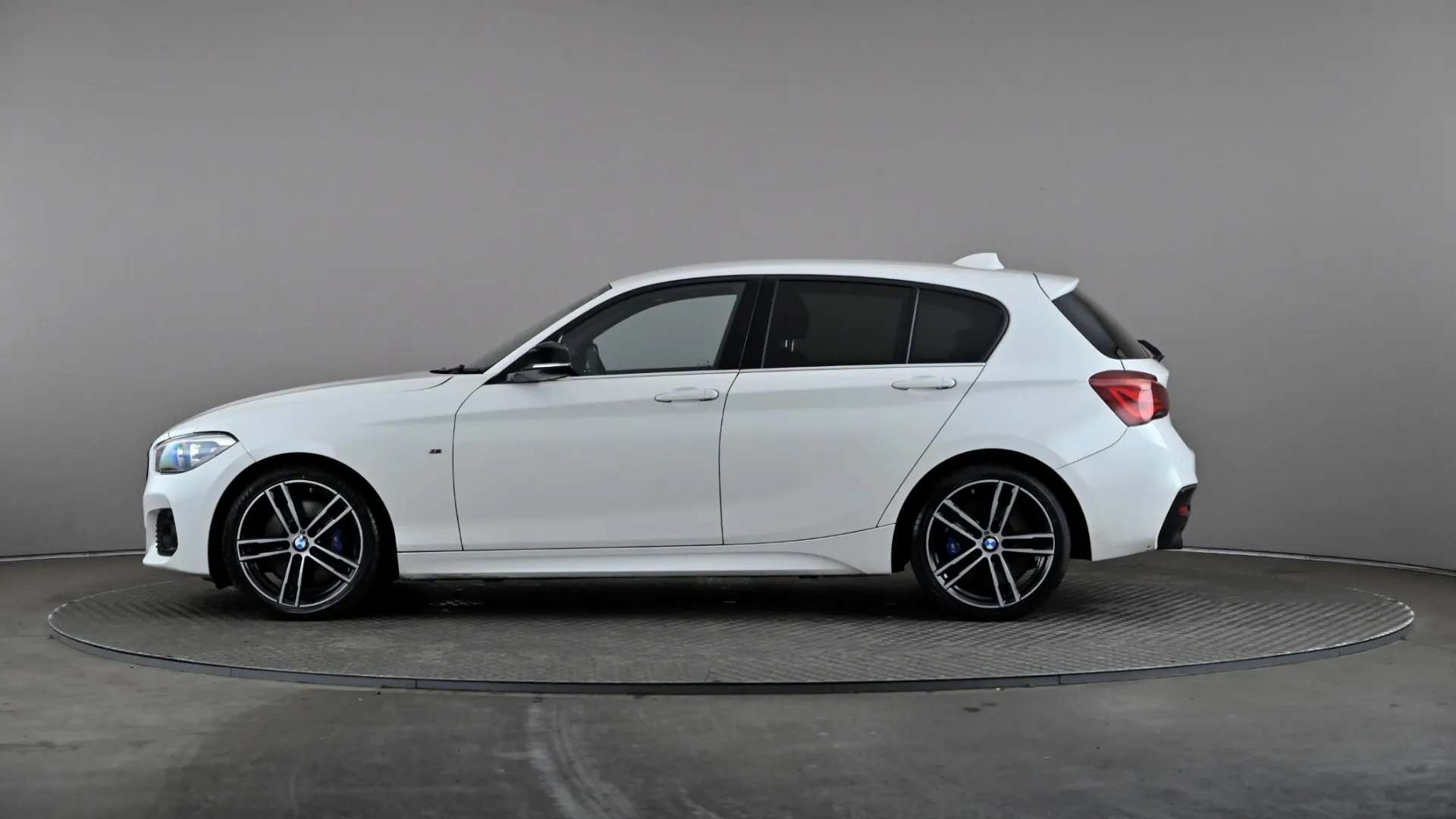 A 2019 BMW 1 SERIES 118d M Sport Shadow Edition A 2019 BMW 1 SERIES 118d M Sport Shadow Edition