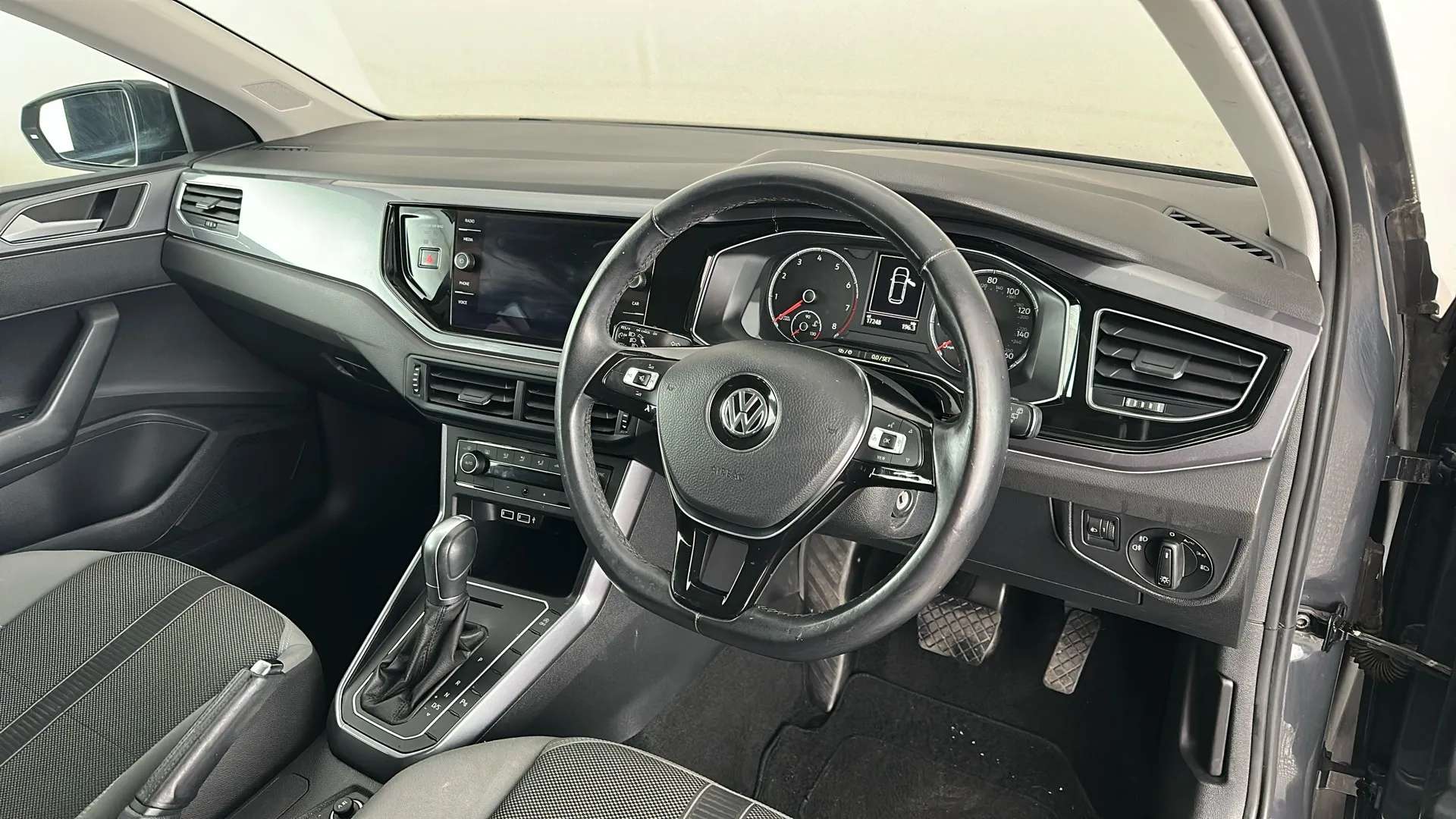 2019 VOLKSWAGEN POLO 2019 VOLKSWAGEN POLO