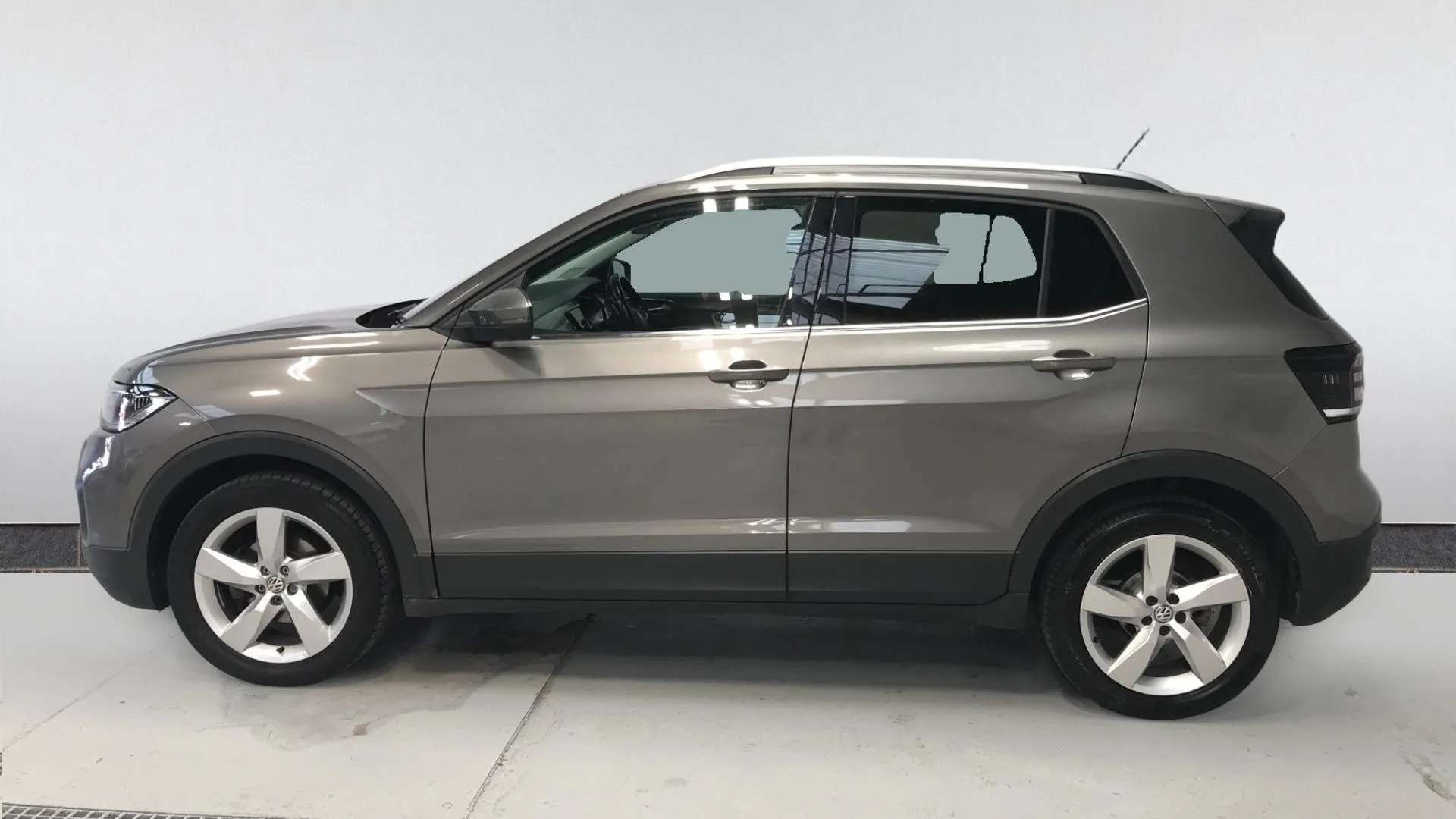 A 2019 VOLKSWAGEN T-CROSS 1.0 TSI 115 SEL DSG A 2019 VOLKSWAGEN T-CROSS 1.0 TSI 115 SEL DSG