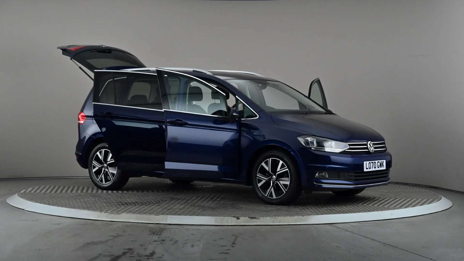 2021 VOLKSWAGEN TOURAN 2021 VOLKSWAGEN TOURAN