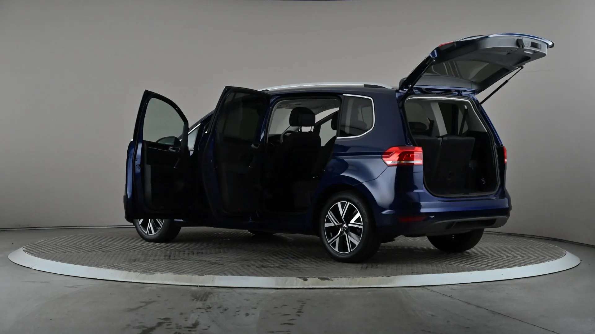 2021 VOLKSWAGEN TOURAN 2021 VOLKSWAGEN TOURAN