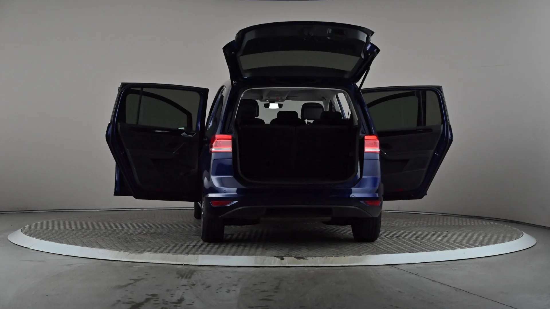 2021 VOLKSWAGEN TOURAN 2021 VOLKSWAGEN TOURAN