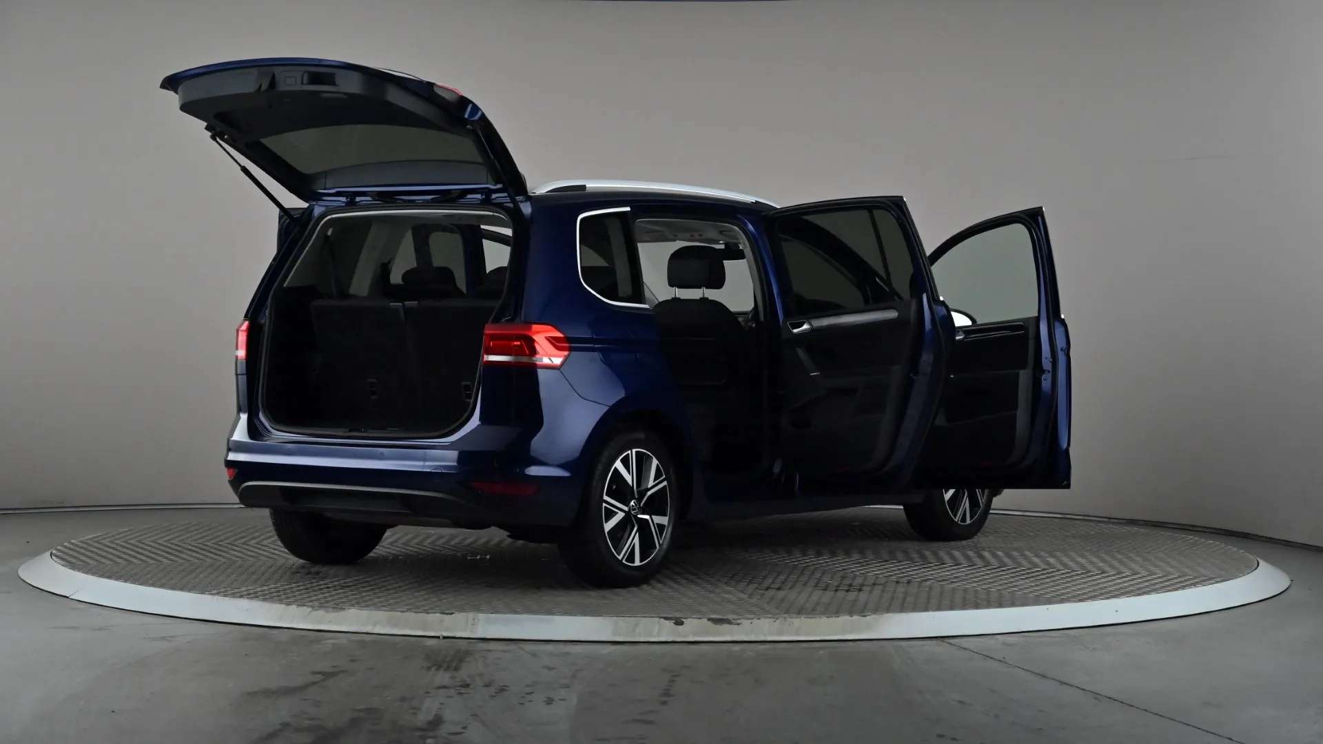 2021 VOLKSWAGEN TOURAN 2021 VOLKSWAGEN TOURAN