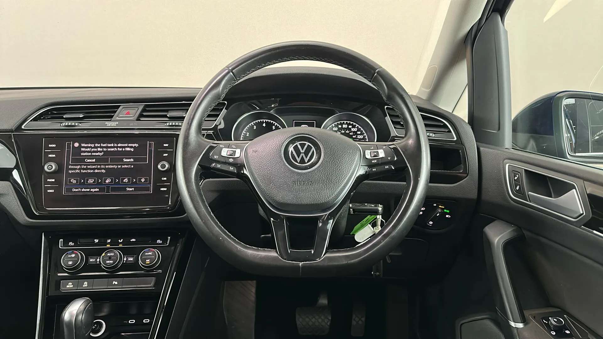 2021 VOLKSWAGEN TOURAN 2021 VOLKSWAGEN TOURAN