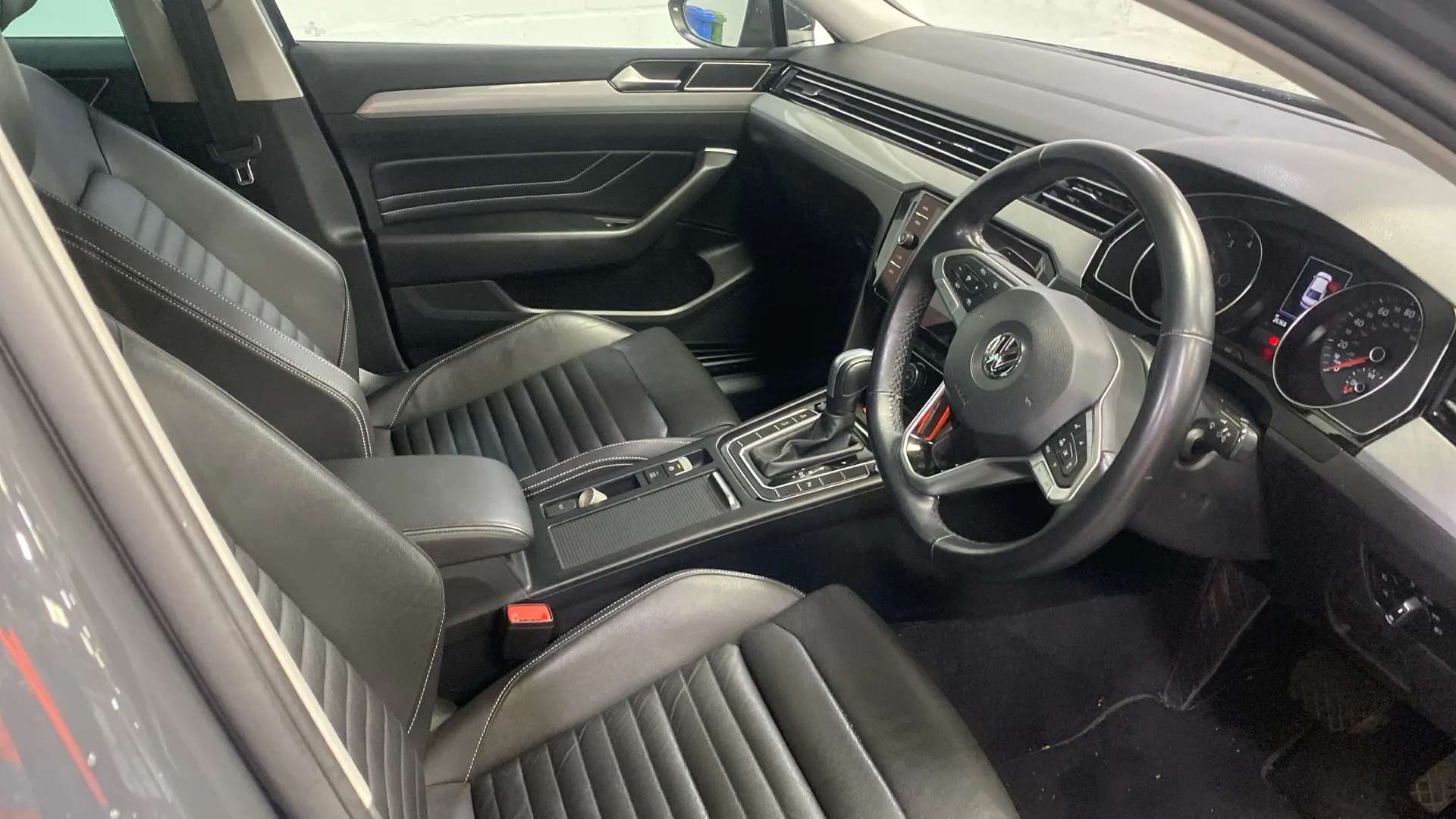 A 2020 VOLKSWAGEN PASSAT 1.5 TSI EVO SEL DSG A 2020 VOLKSWAGEN PASSAT 1.5 TSI EVO SEL DSG