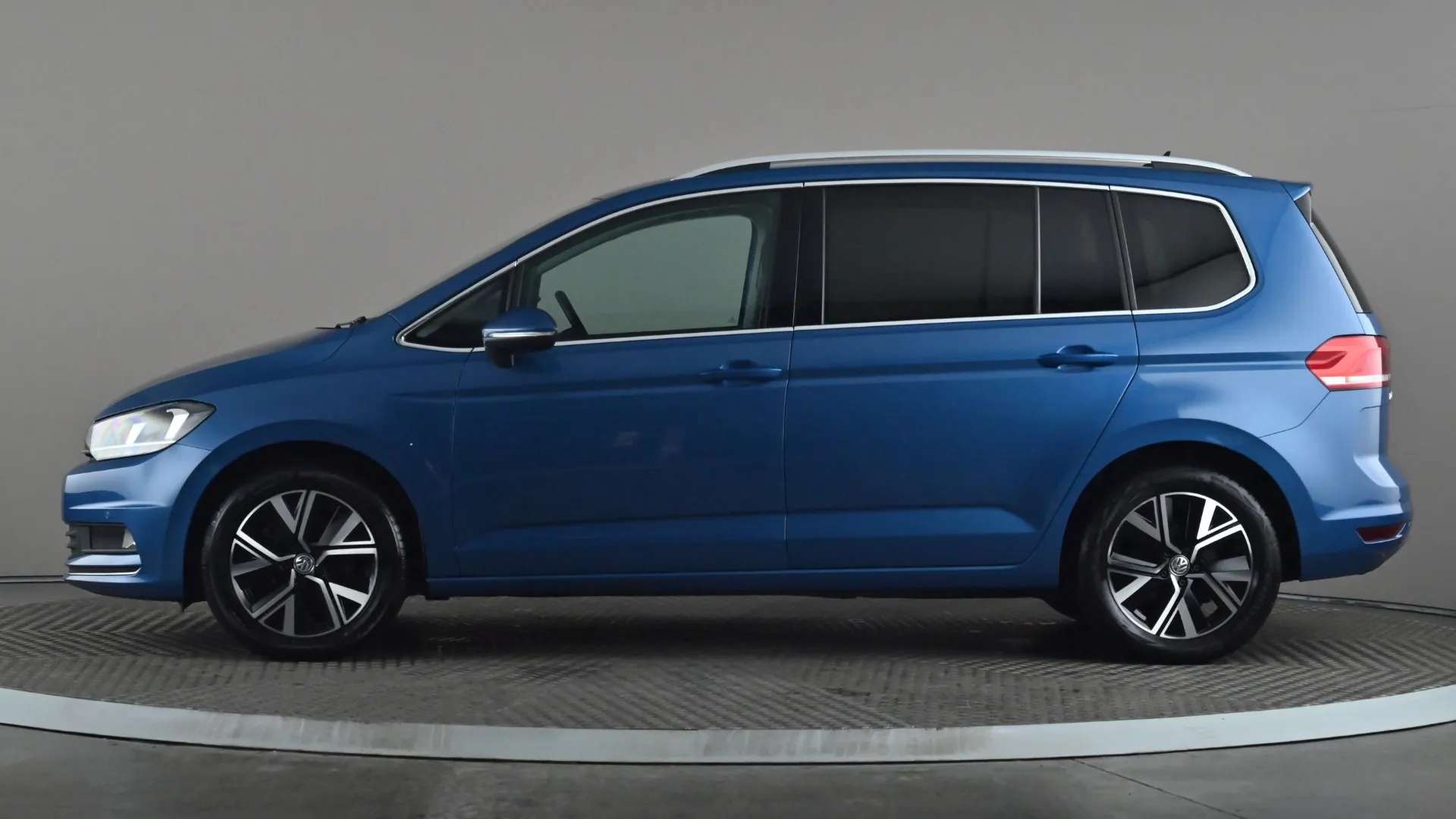 2020 VOLKSWAGEN TOURAN 2020 VOLKSWAGEN TOURAN