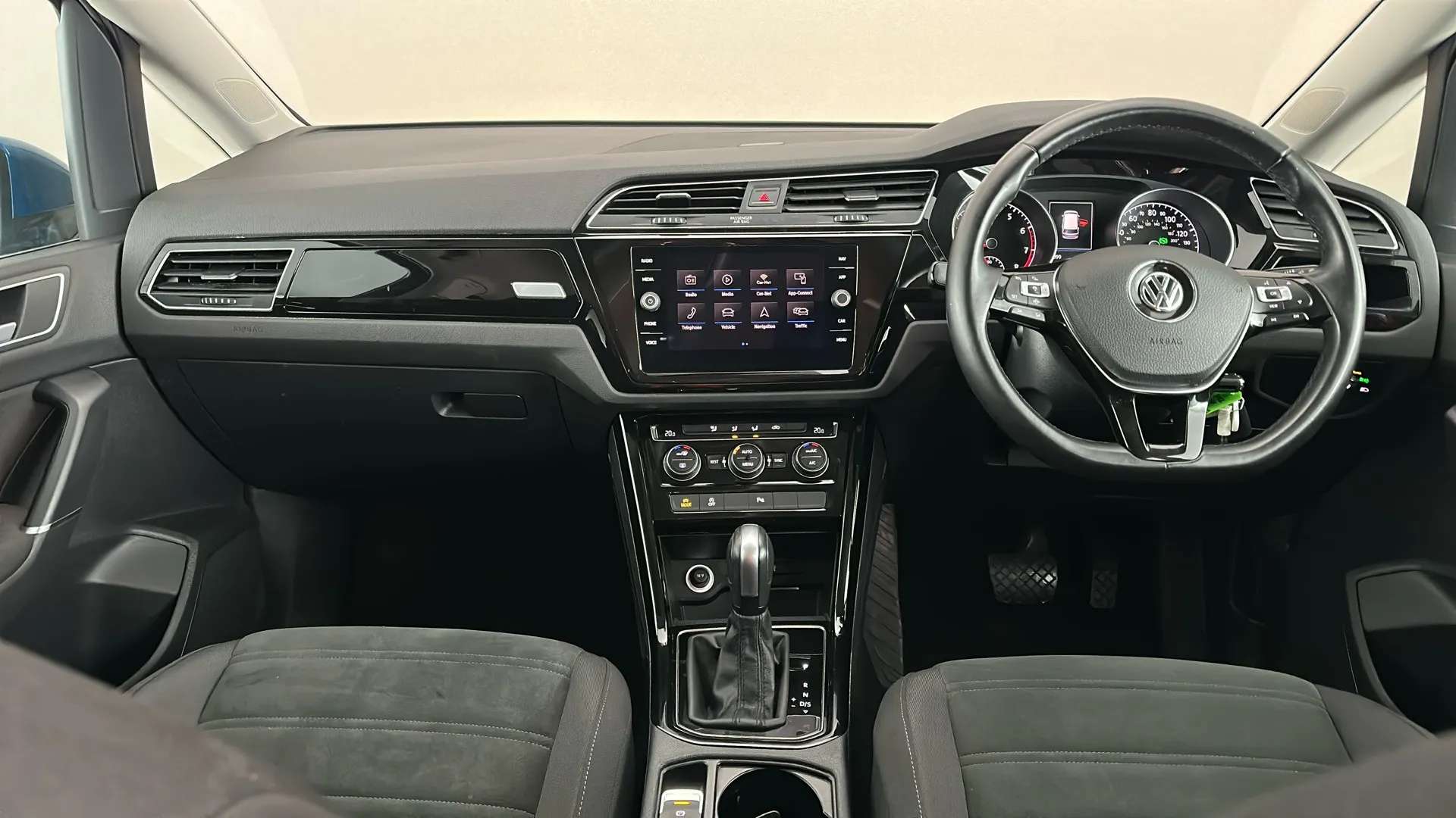 2020 VOLKSWAGEN TOURAN 2020 VOLKSWAGEN TOURAN