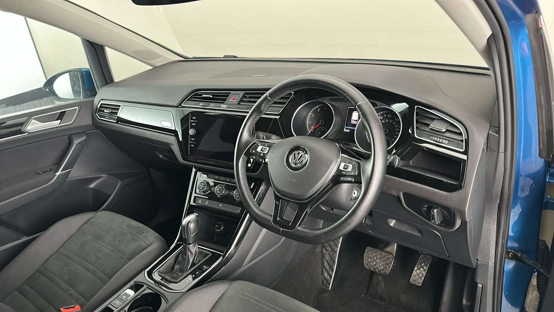 2020 VOLKSWAGEN TOURAN 2020 VOLKSWAGEN TOURAN