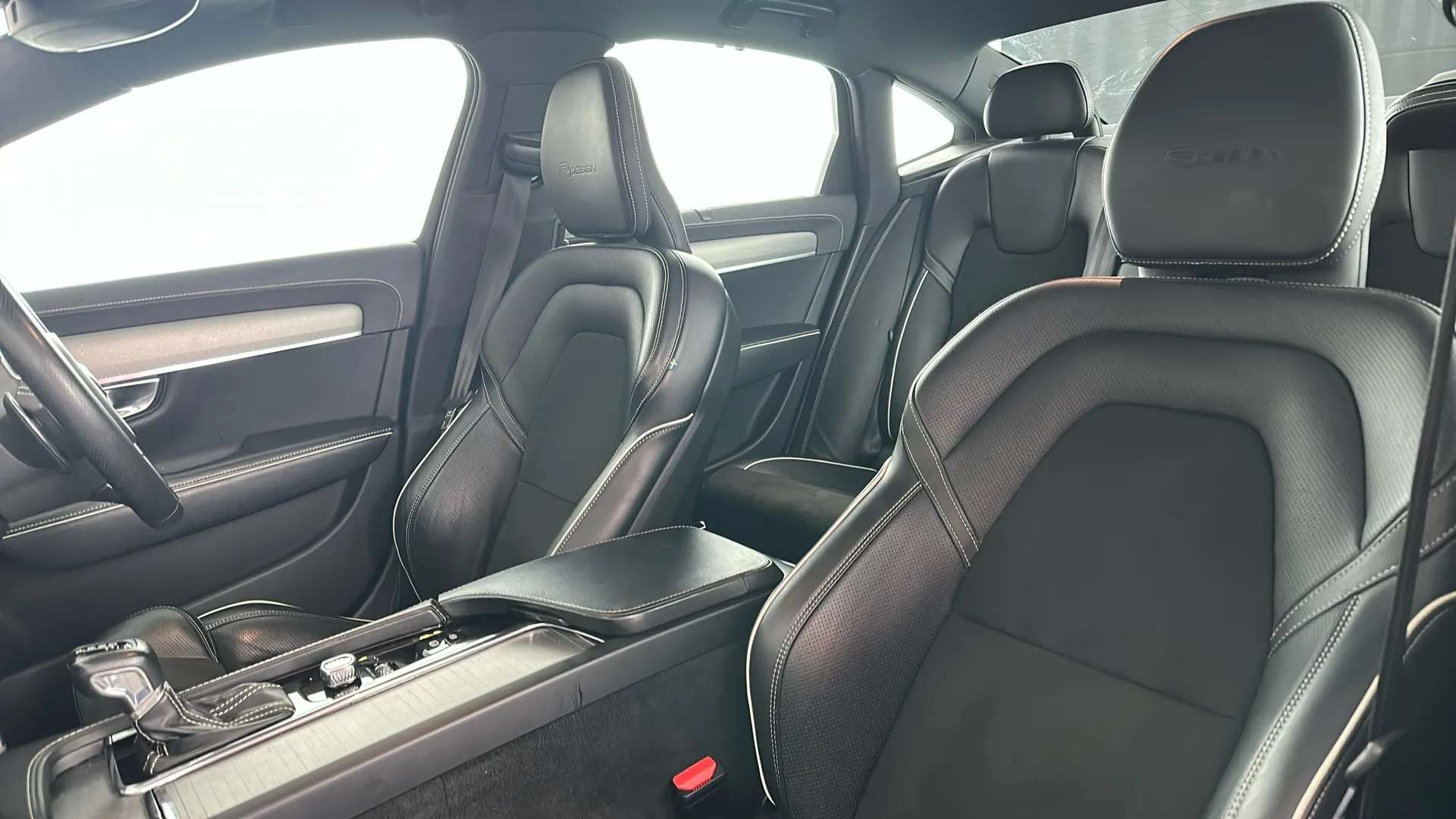 2019 VOLVO S90 2019 VOLVO S90