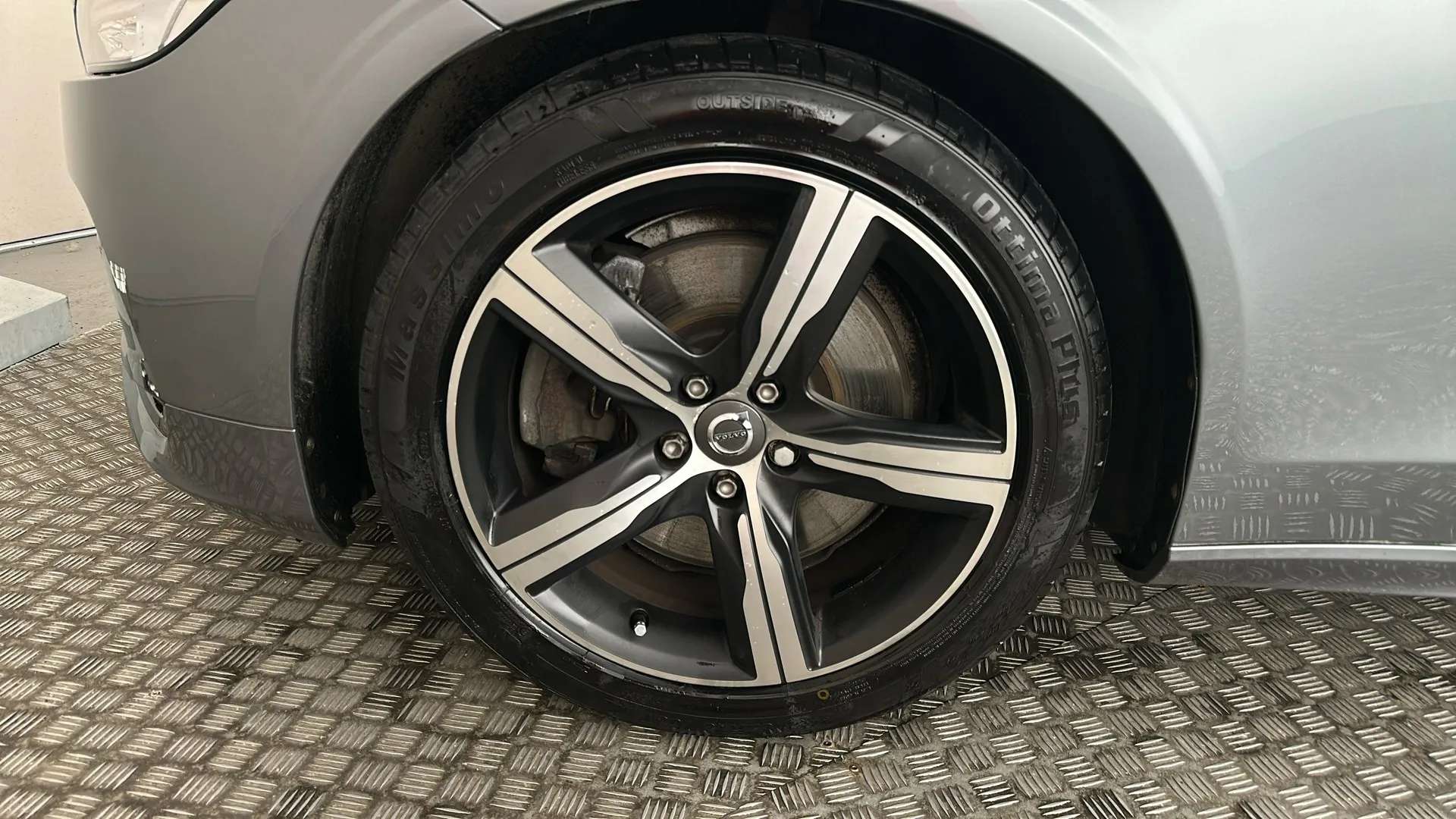 2019 VOLVO S90 2019 VOLVO S90