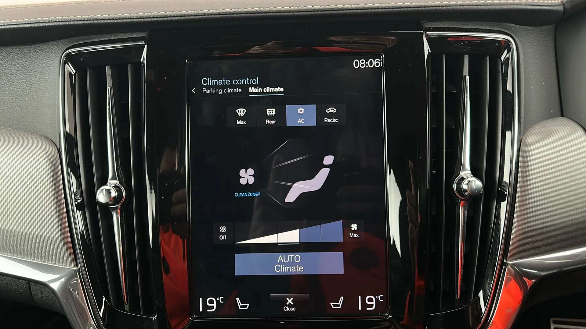 2019 VOLVO S90 2019 VOLVO S90