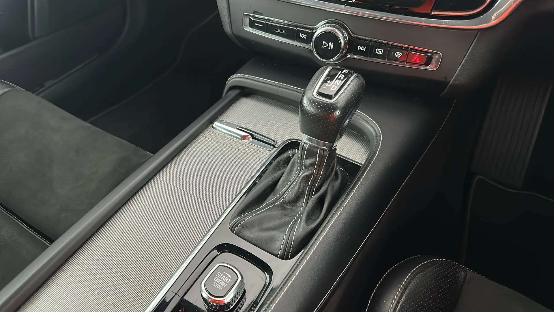 2019 VOLVO S90 2019 VOLVO S90