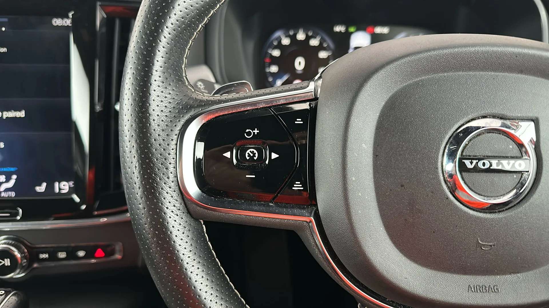 2019 VOLVO S90 2019 VOLVO S90