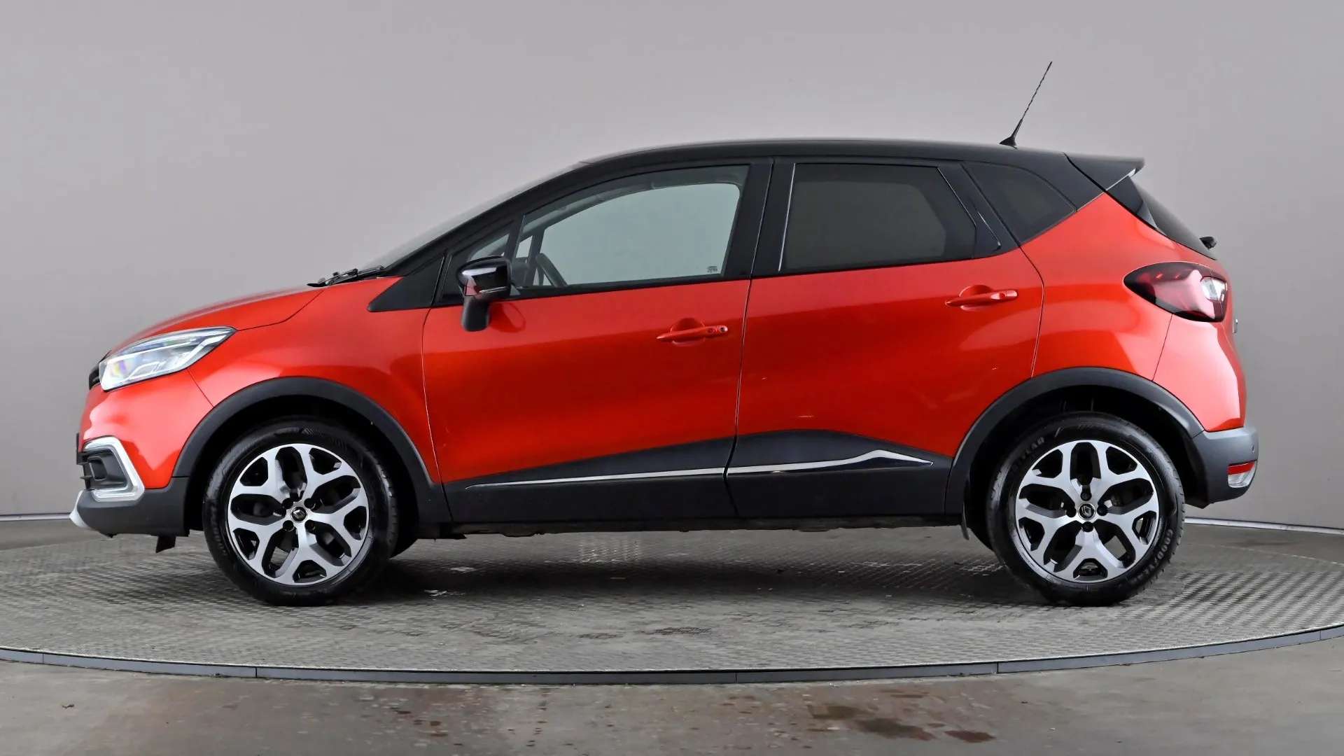 A 2018 RENAULT CAPTUR 1.5 dCi 110 Signature X Nav A 2018 RENAULT CAPTUR 1.5 dCi 110 Signature X Nav